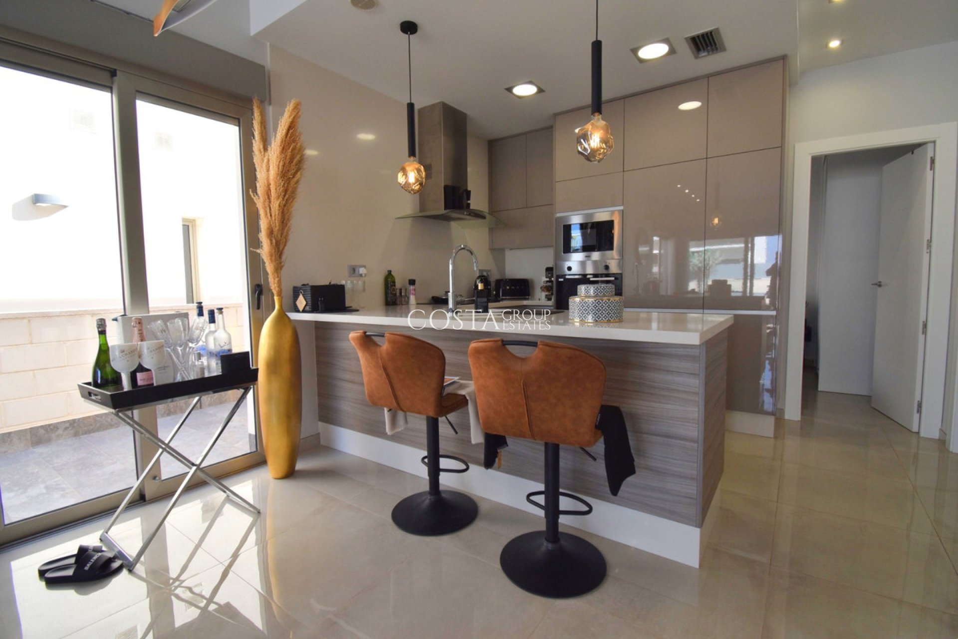 Resale - Villa -
Orihuela Costa - Villamartin