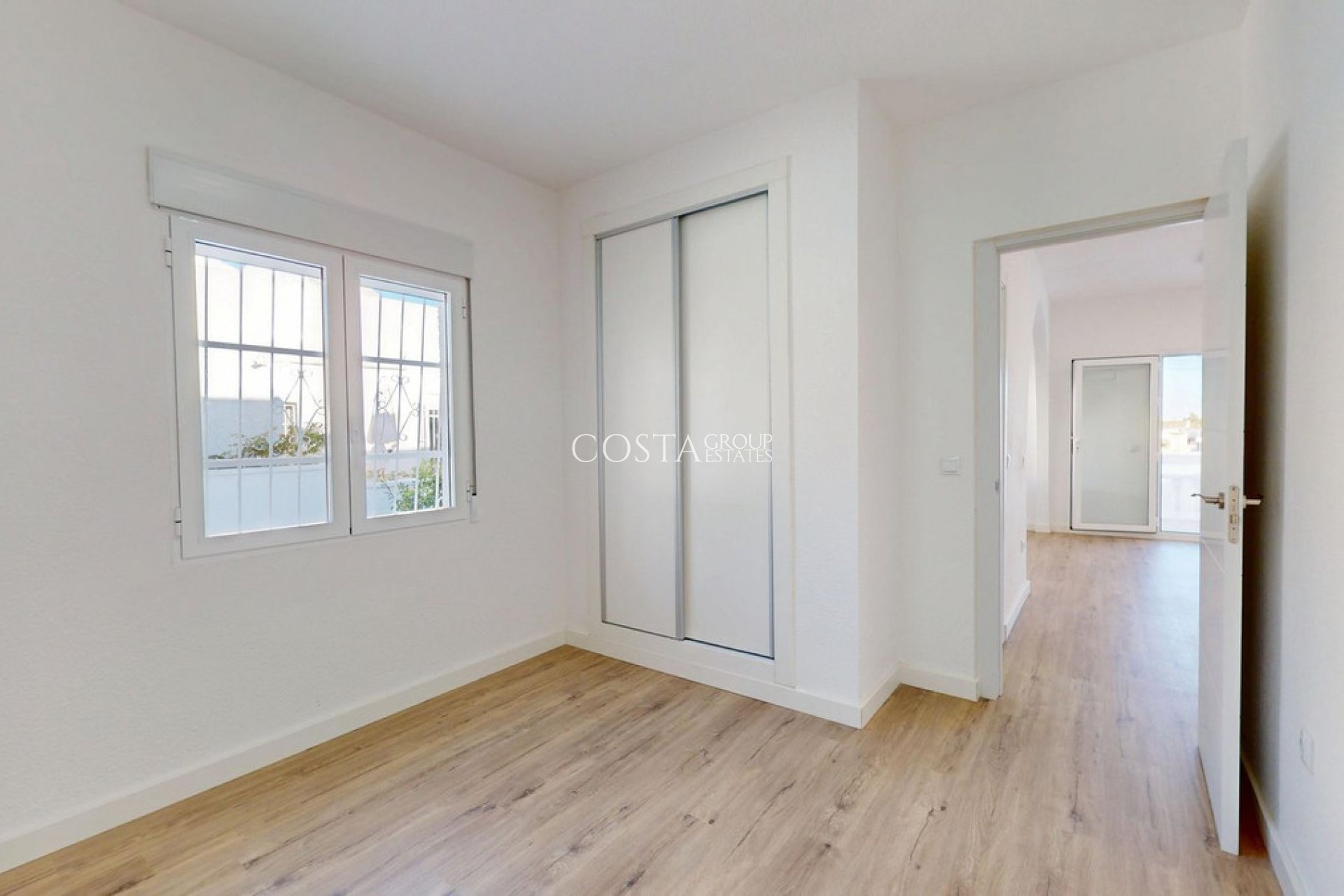 Resale - Villa -
Orihuela Costa - Villamartin