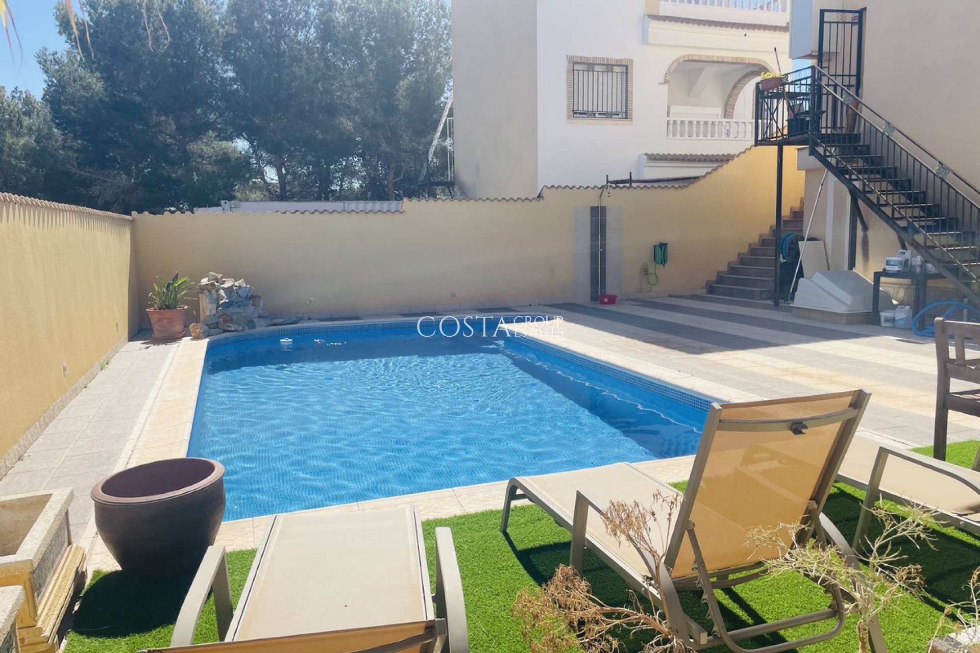 Resale - Villa -
Orihuela Costa - Villamartin