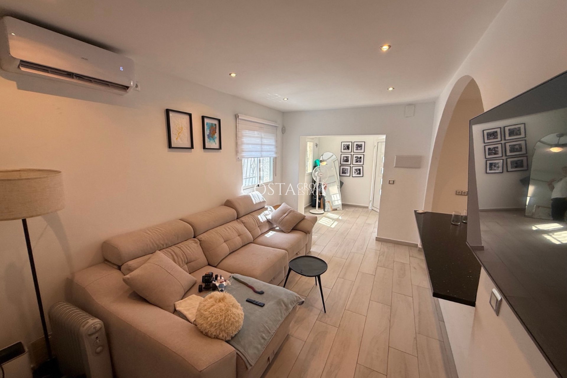 Resale - Villa -
Orihuela Costa - Villamartin