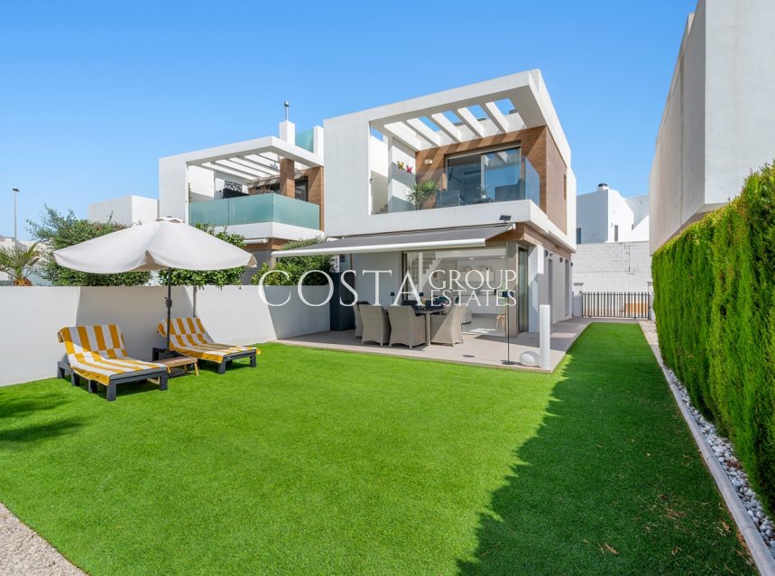 Resale - Villa -
Orihuela Costa - Villamartín