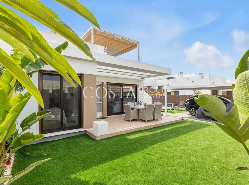 Resale - Villa -
Orihuela Costa - Vista Bella Golf