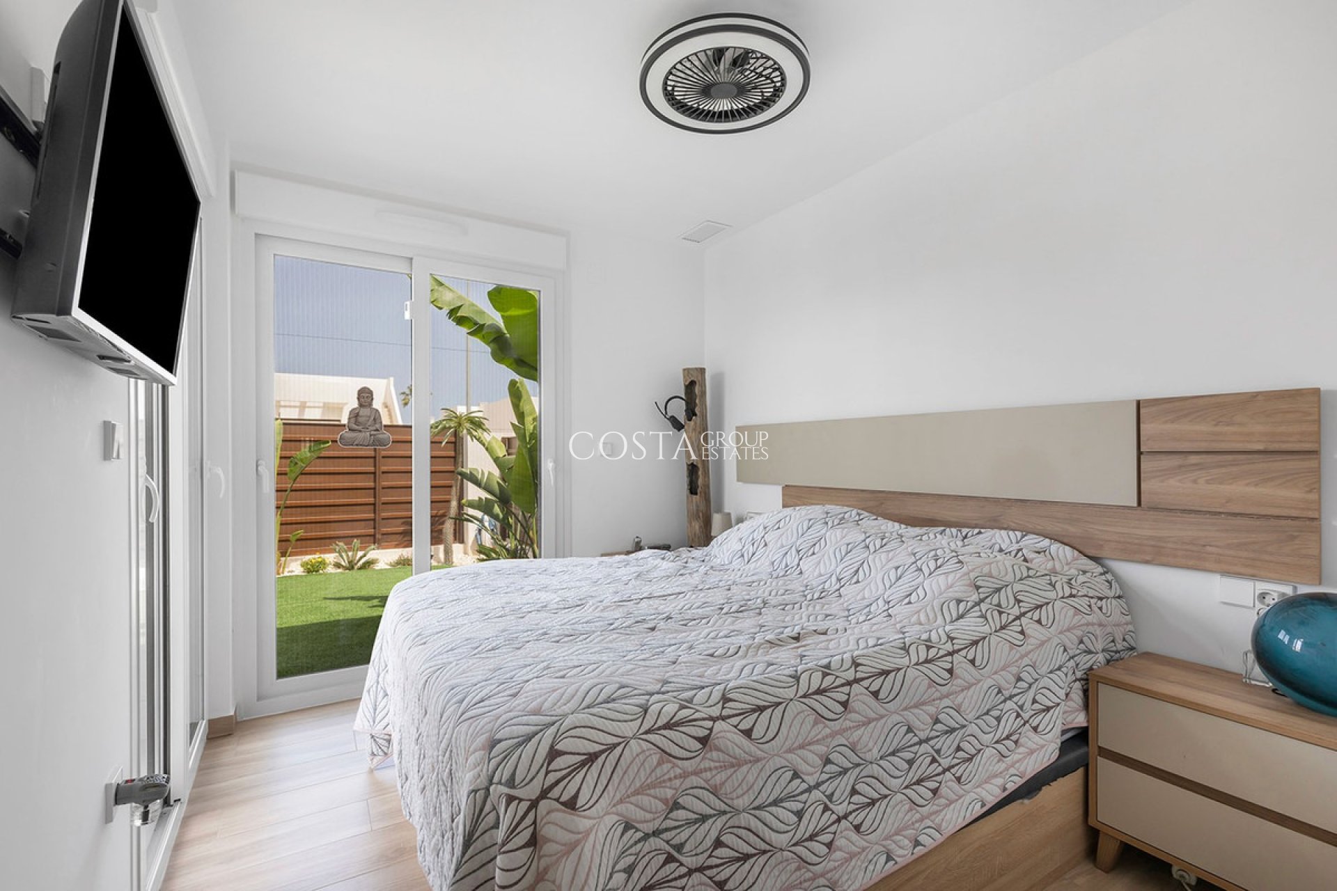 Resale - Villa -
Orihuela Costa - Vista Bella Golf