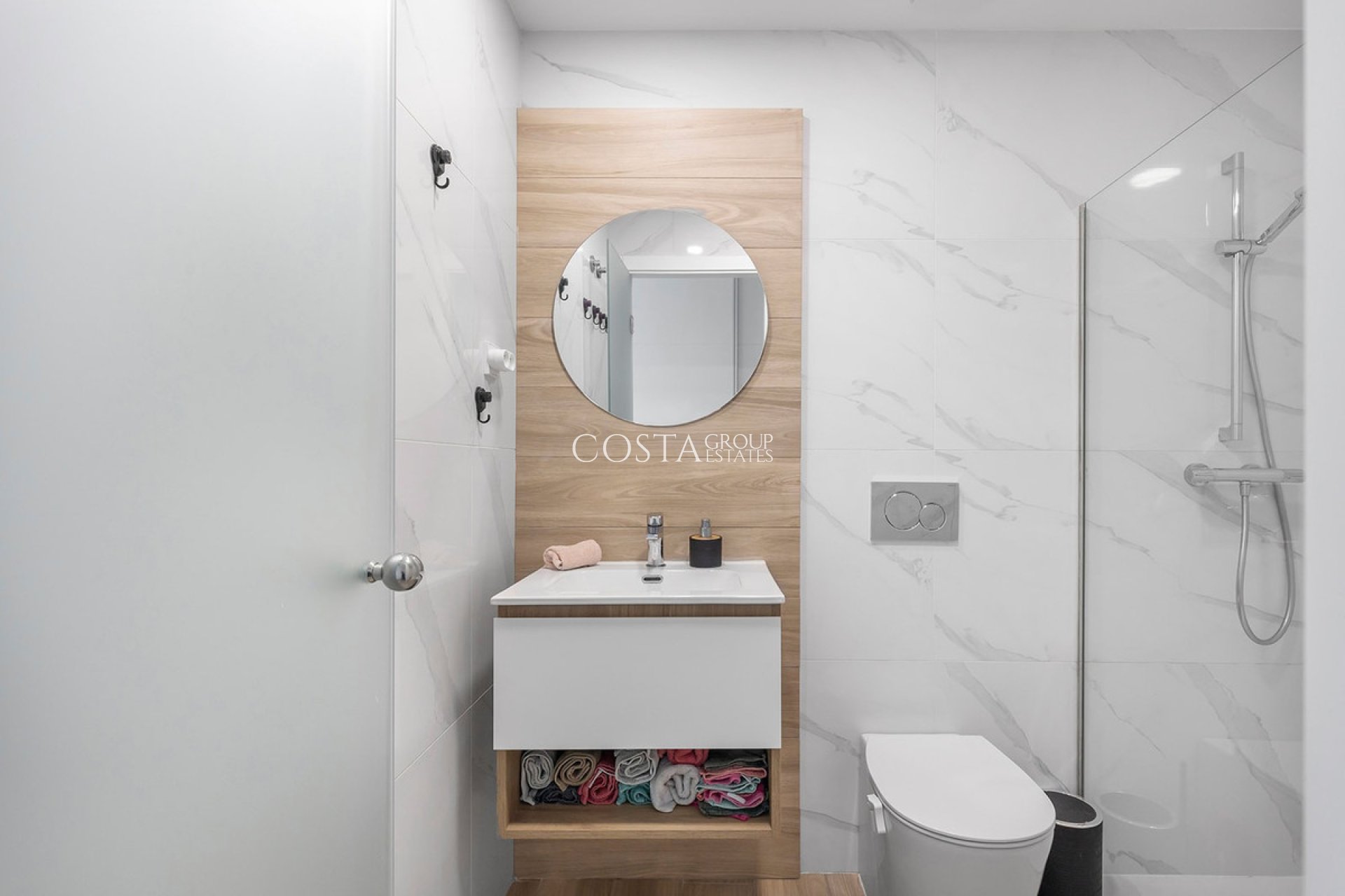 Resale - Villa -
Orihuela Costa - Vista Bella Golf