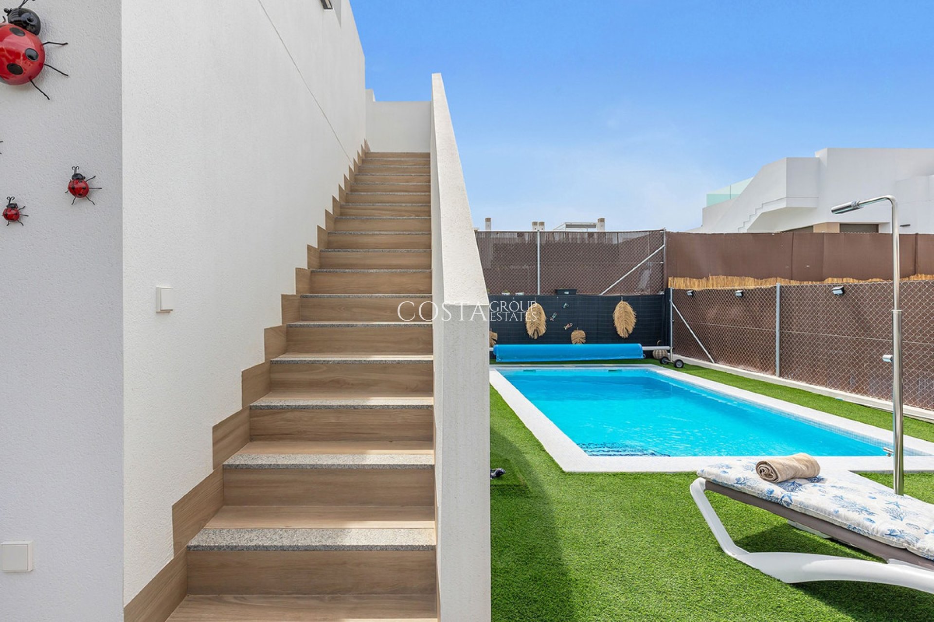 Resale - Villa -
Orihuela Costa - Vista Bella Golf