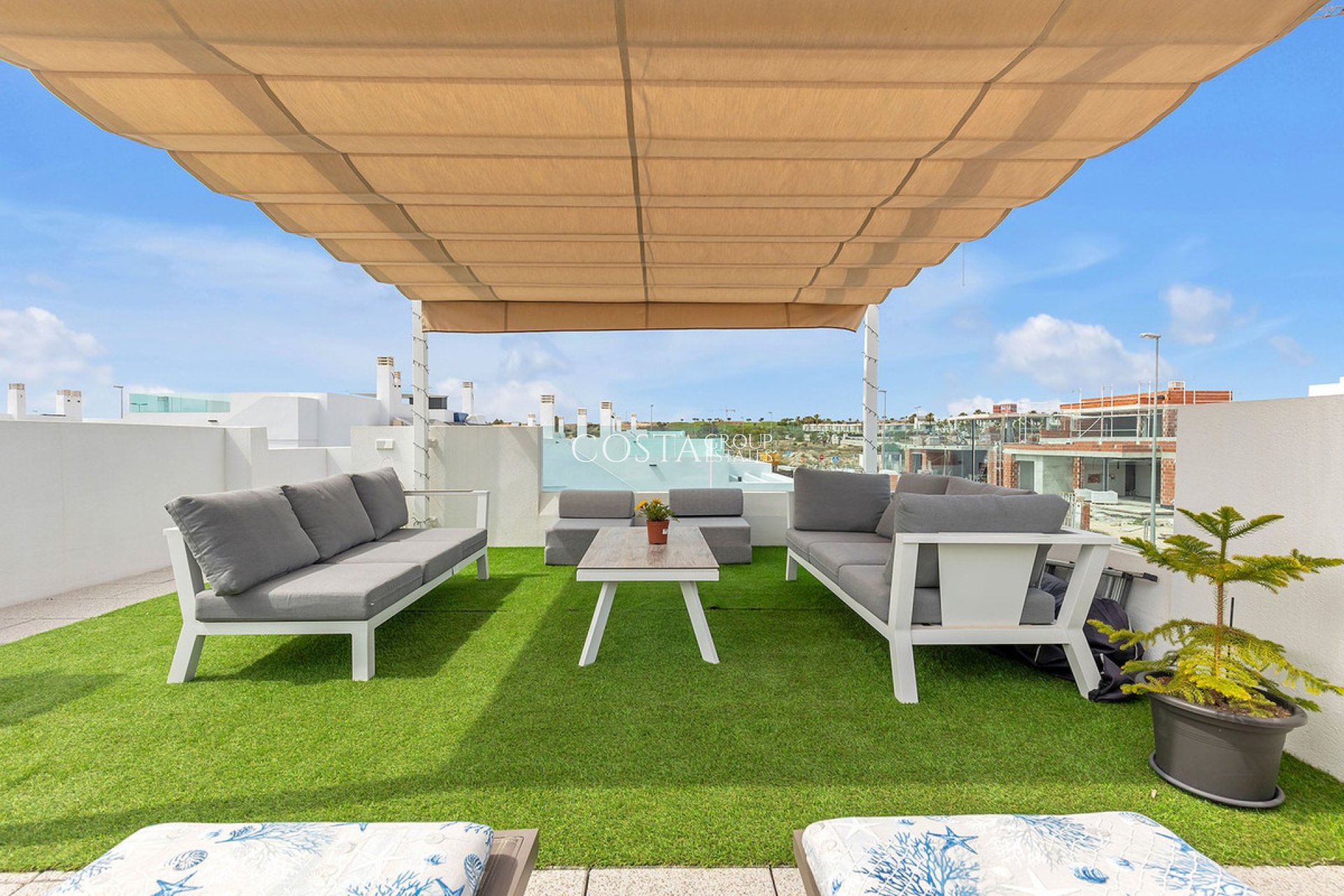 Resale - Villa -
Orihuela Costa - Vista Bella Golf