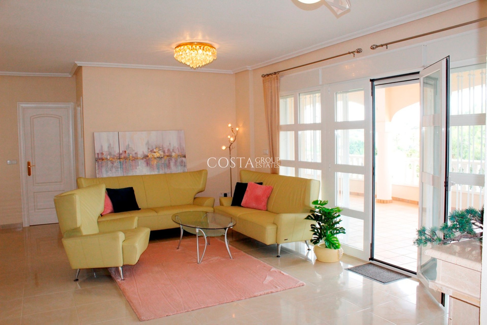 Resale - Villa -
Orihuela Costa