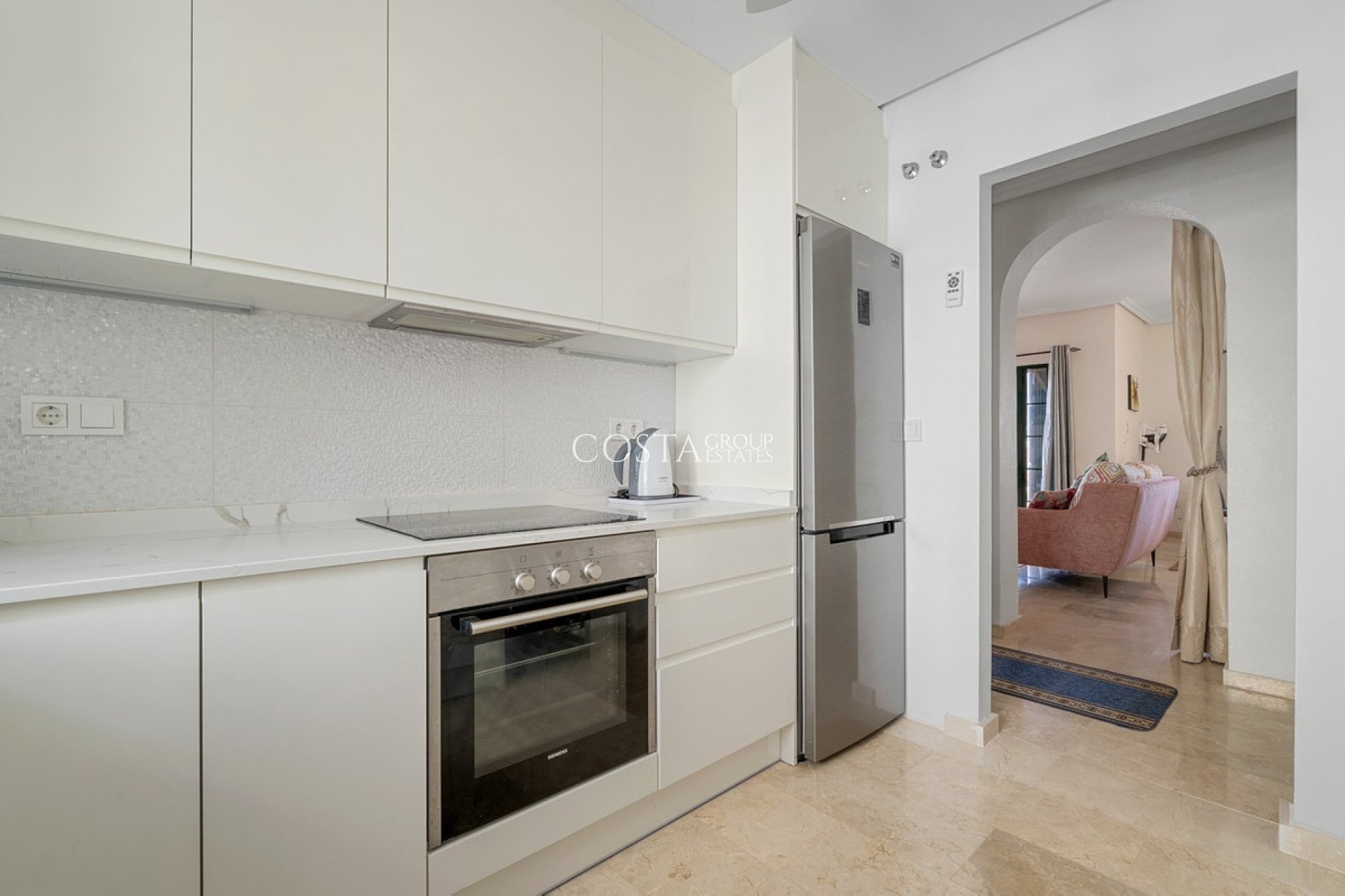 Resale - Villa -
Orihuela Costa