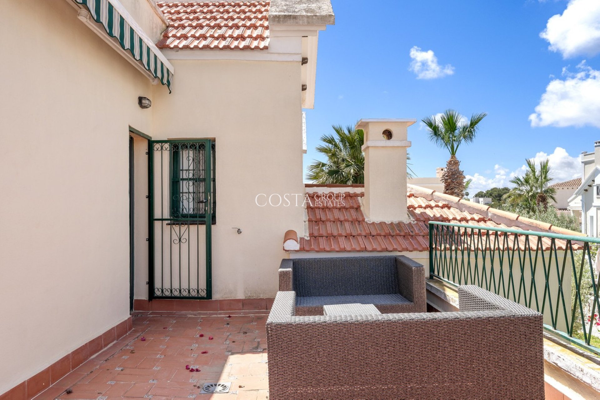 Resale - Villa -
Orihuela Costa