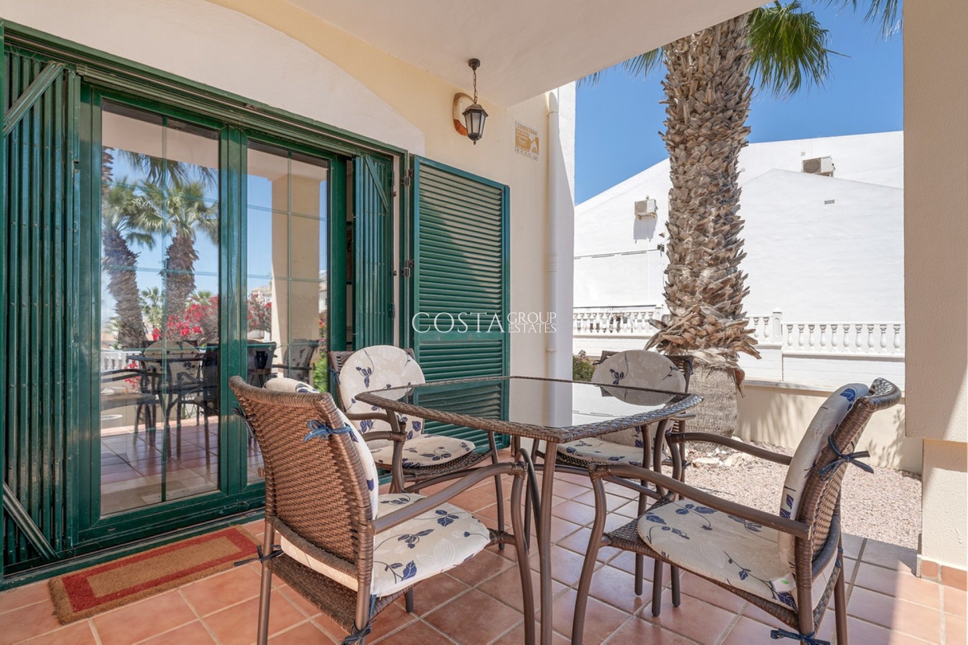 Resale - Villa -
Orihuela Costa