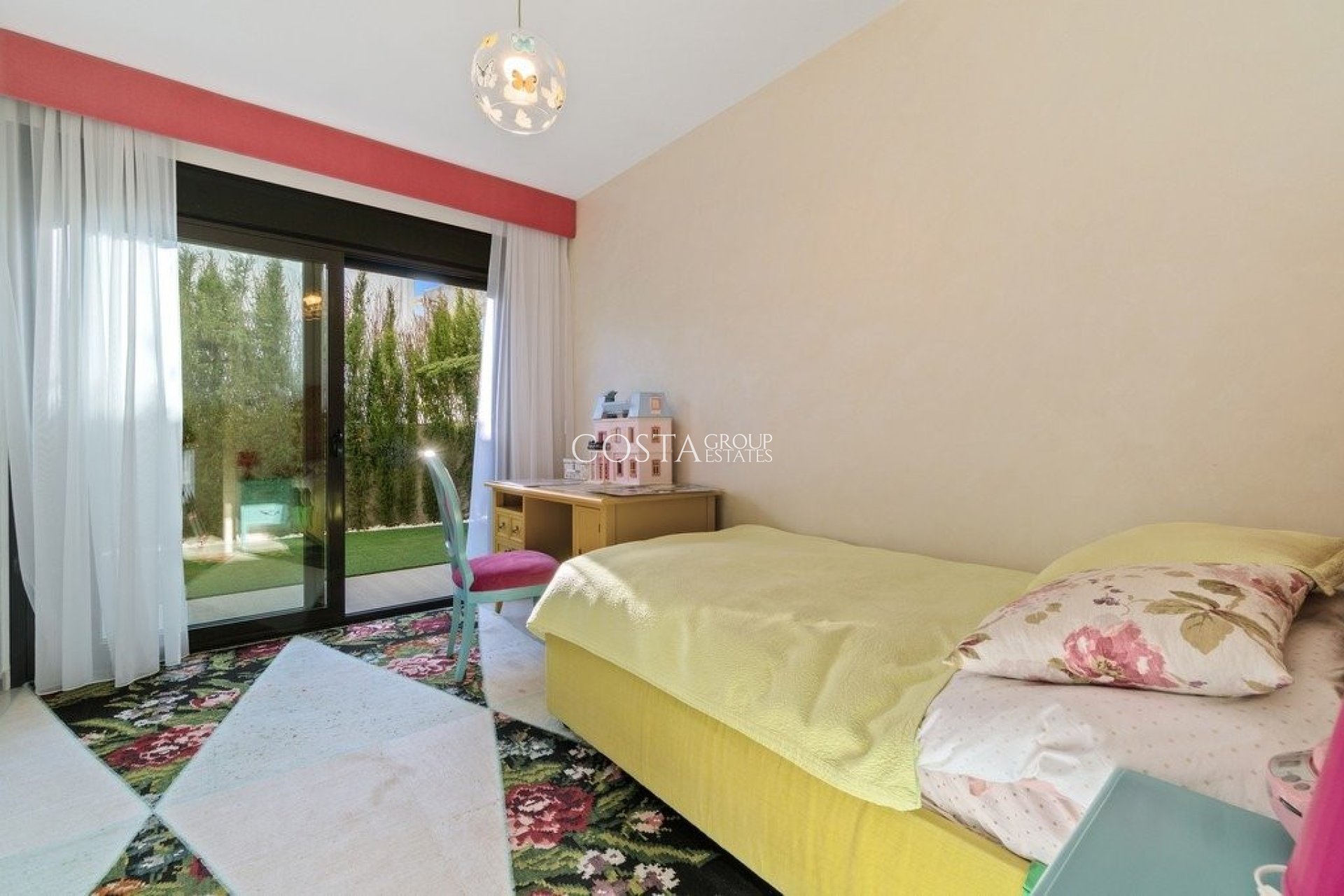 Resale - Villa -
Orihuela Costa