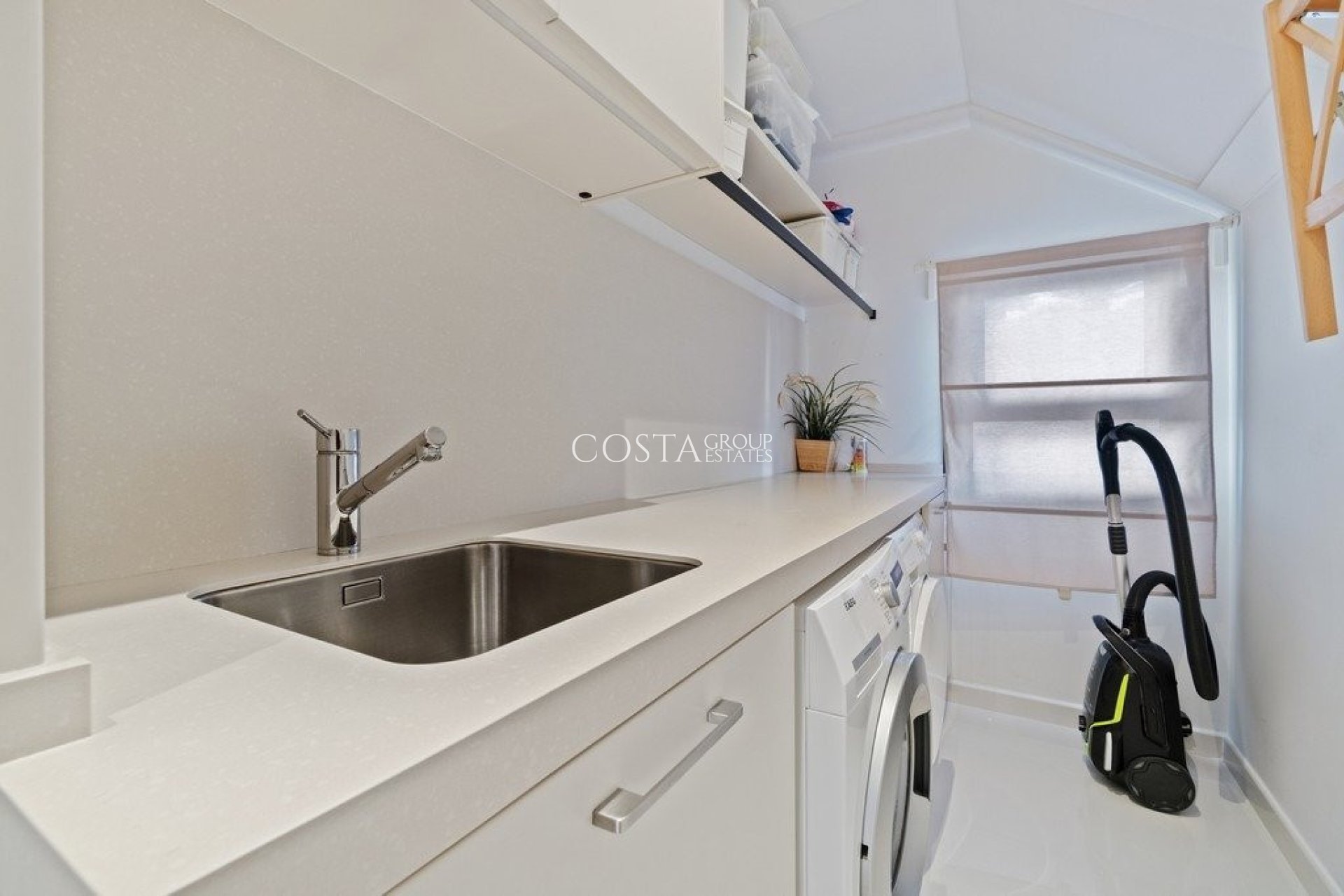 Resale - Villa -
Orihuela Costa