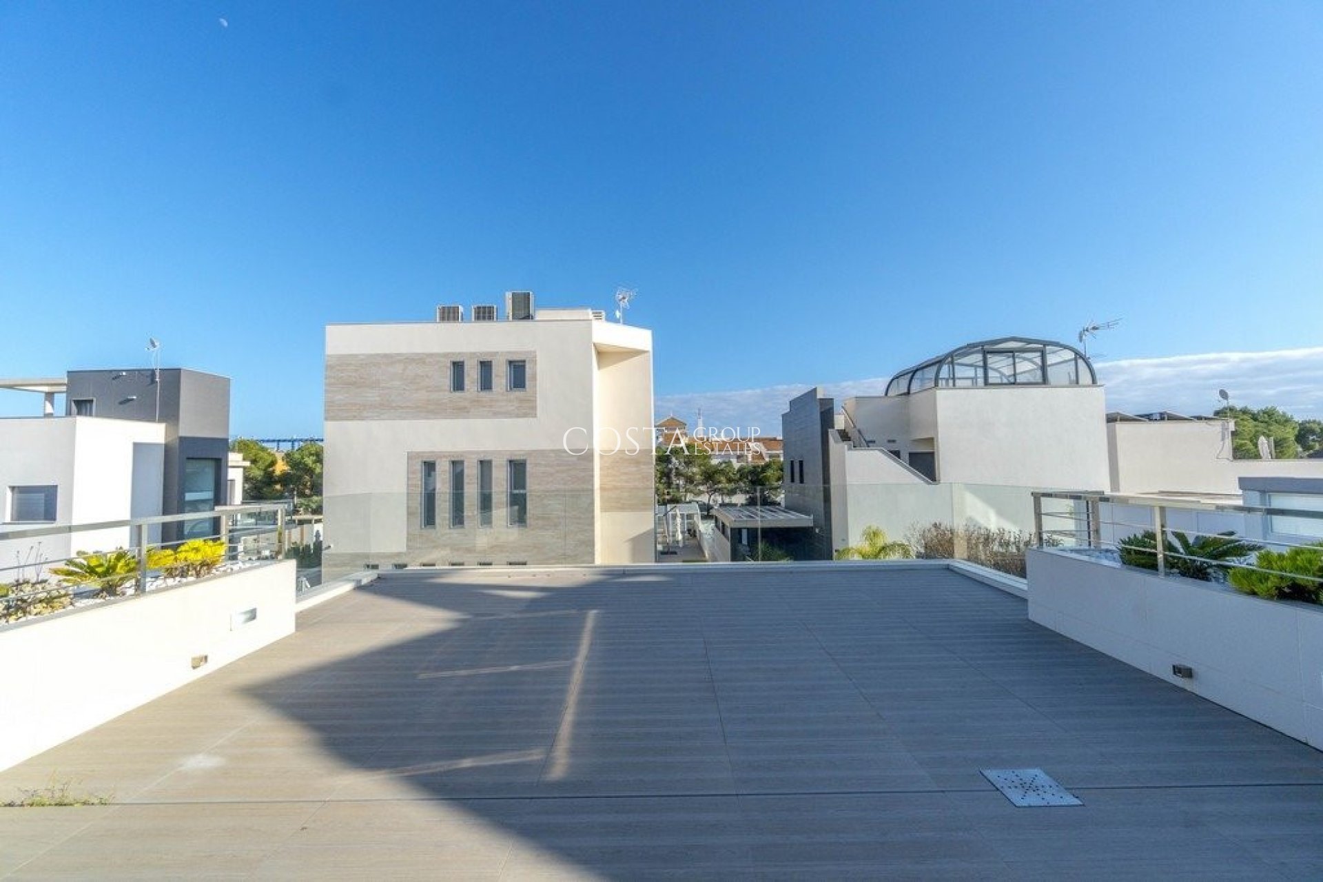 Resale - Villa -
Orihuela Costa