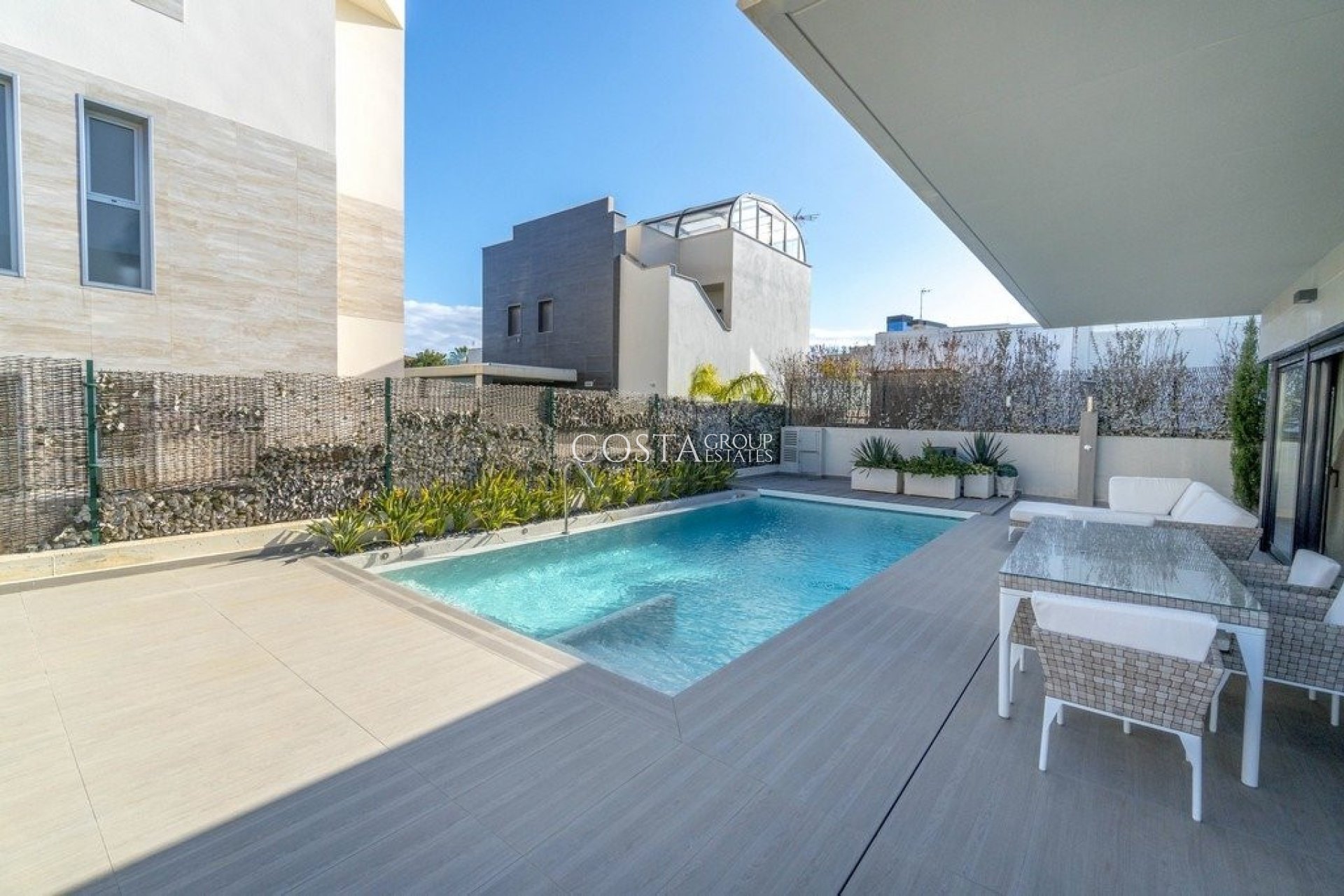 Resale - Villa -
Orihuela Costa