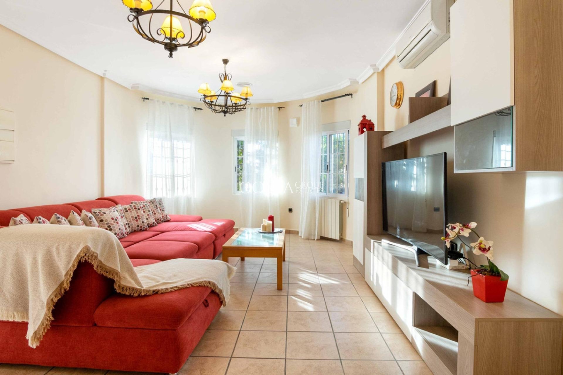 Resale - Villa -
Orihuela - La Florida