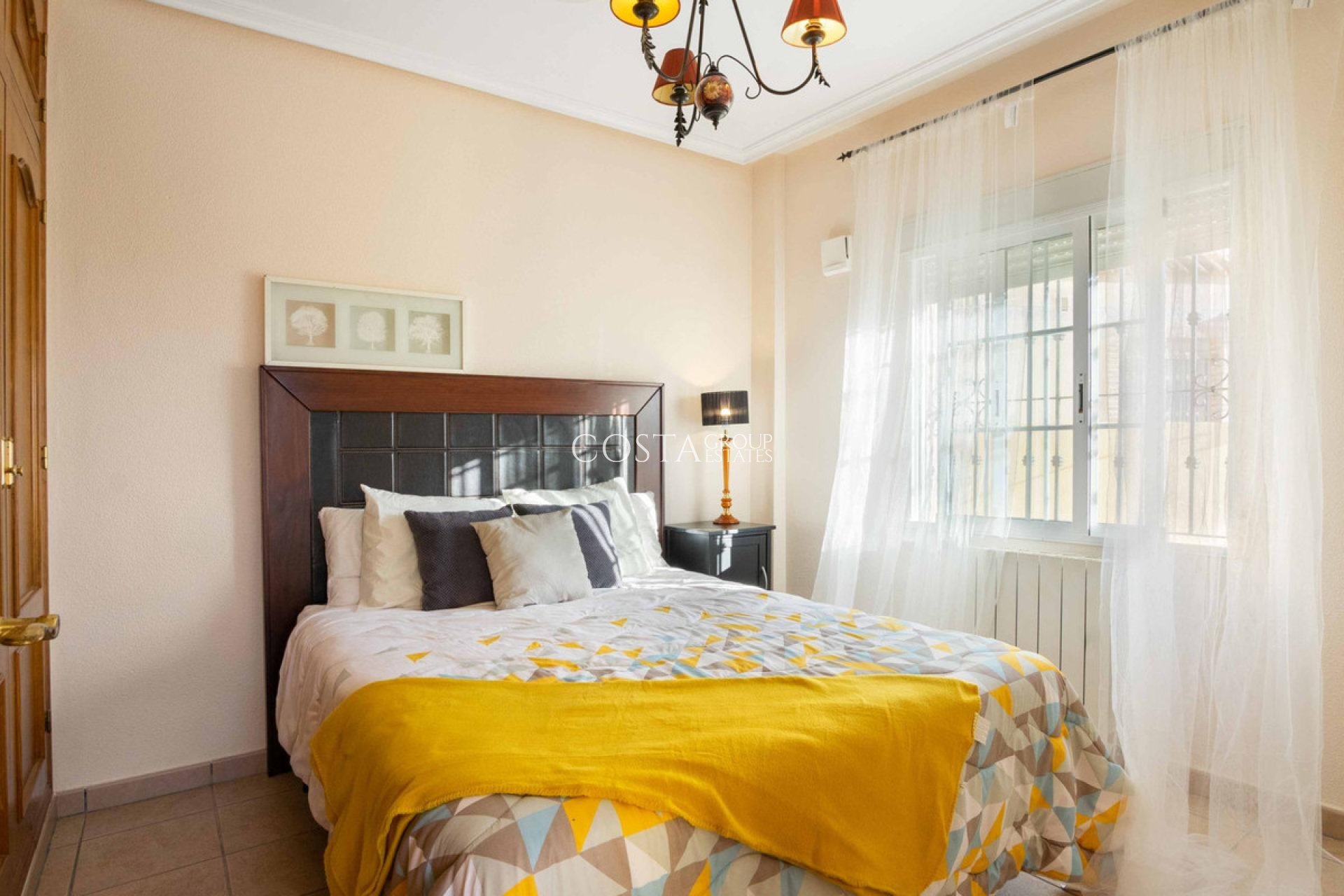 Resale - Villa -
Orihuela - La Florida