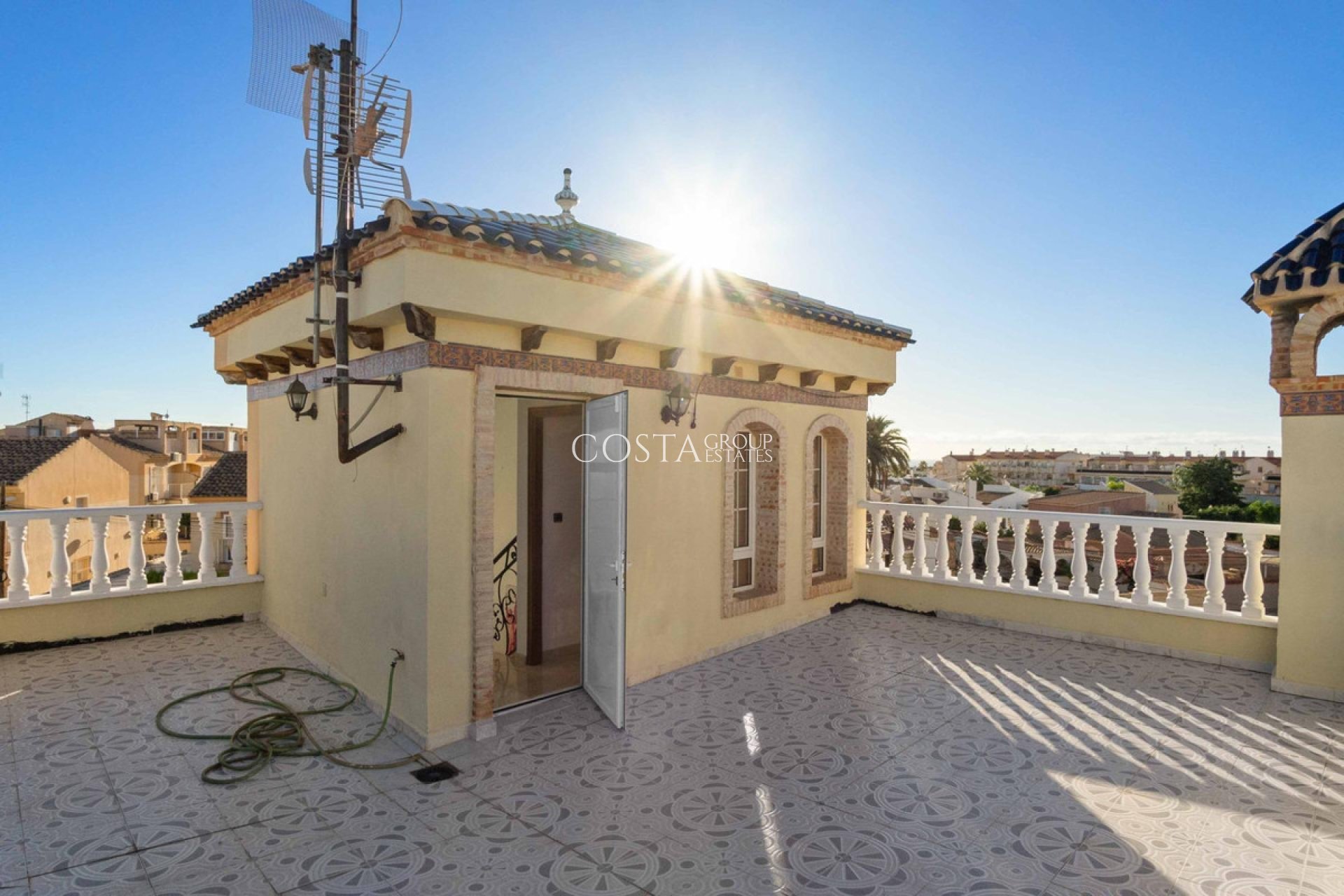 Resale - Villa -
Orihuela - La Florida