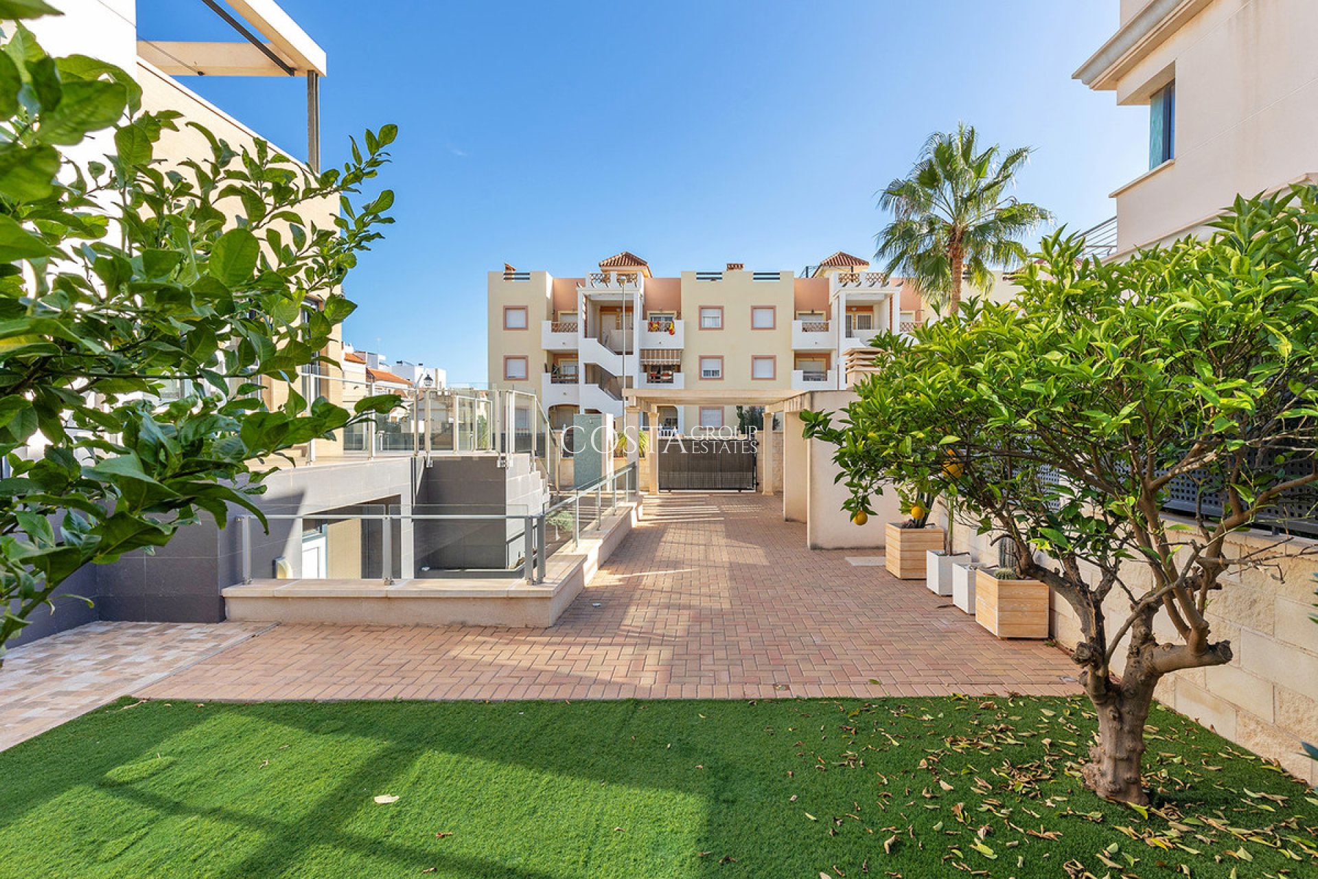 Resale - Villa -
Orihuela - La Zenia