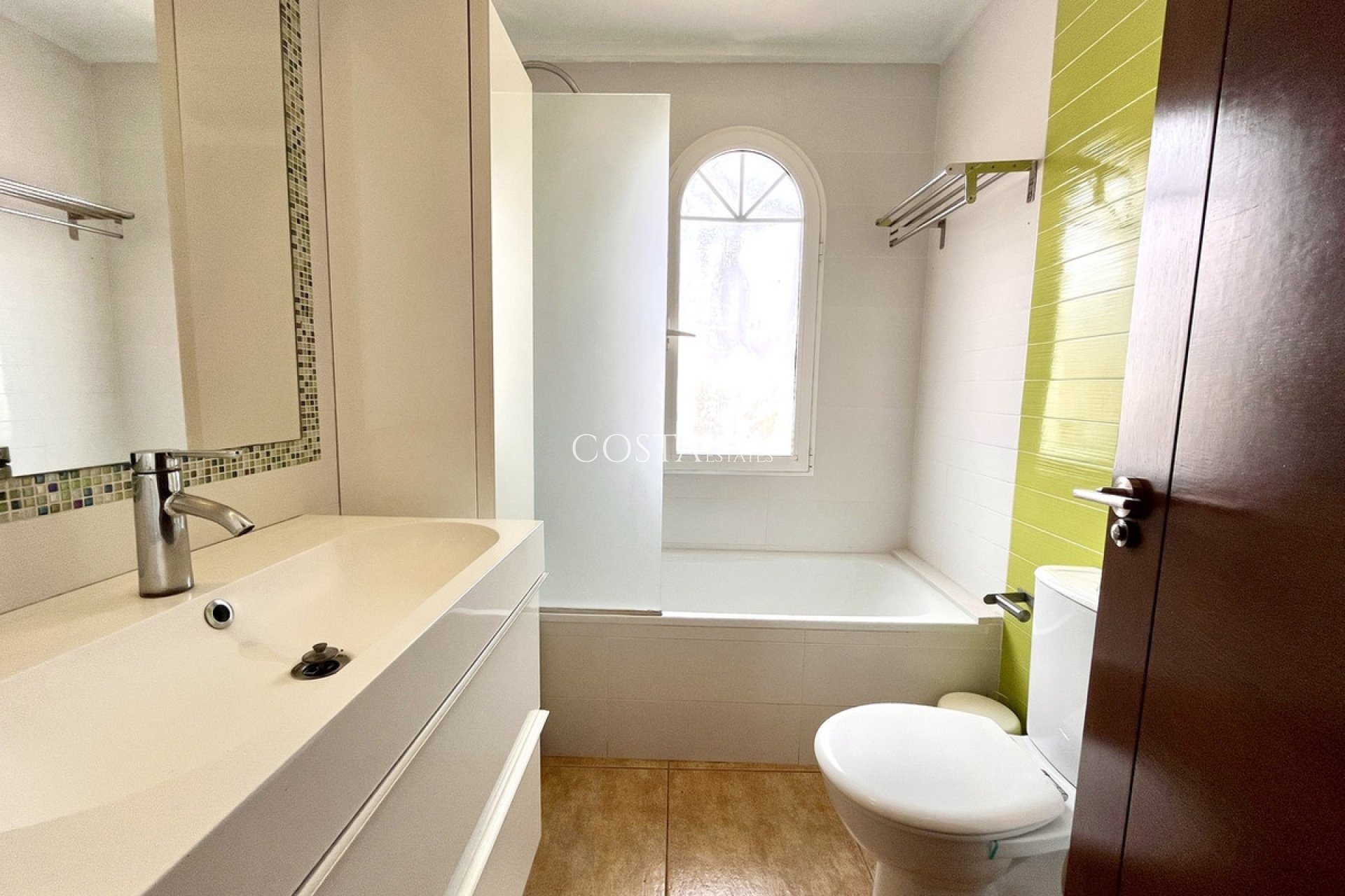 Resale - Villa -
Orihuela - La Zenia