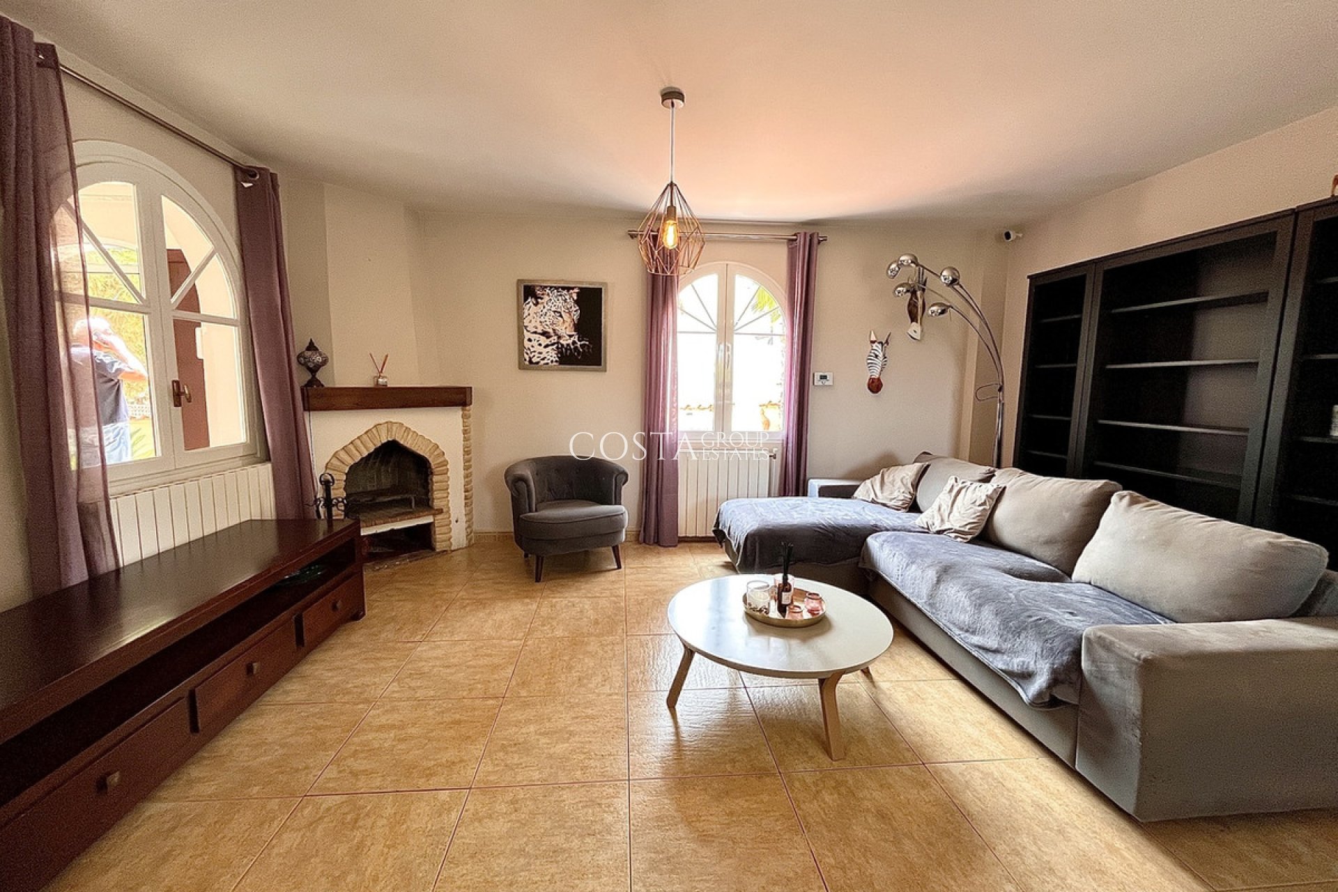 Resale - Villa -
Orihuela - La Zenia