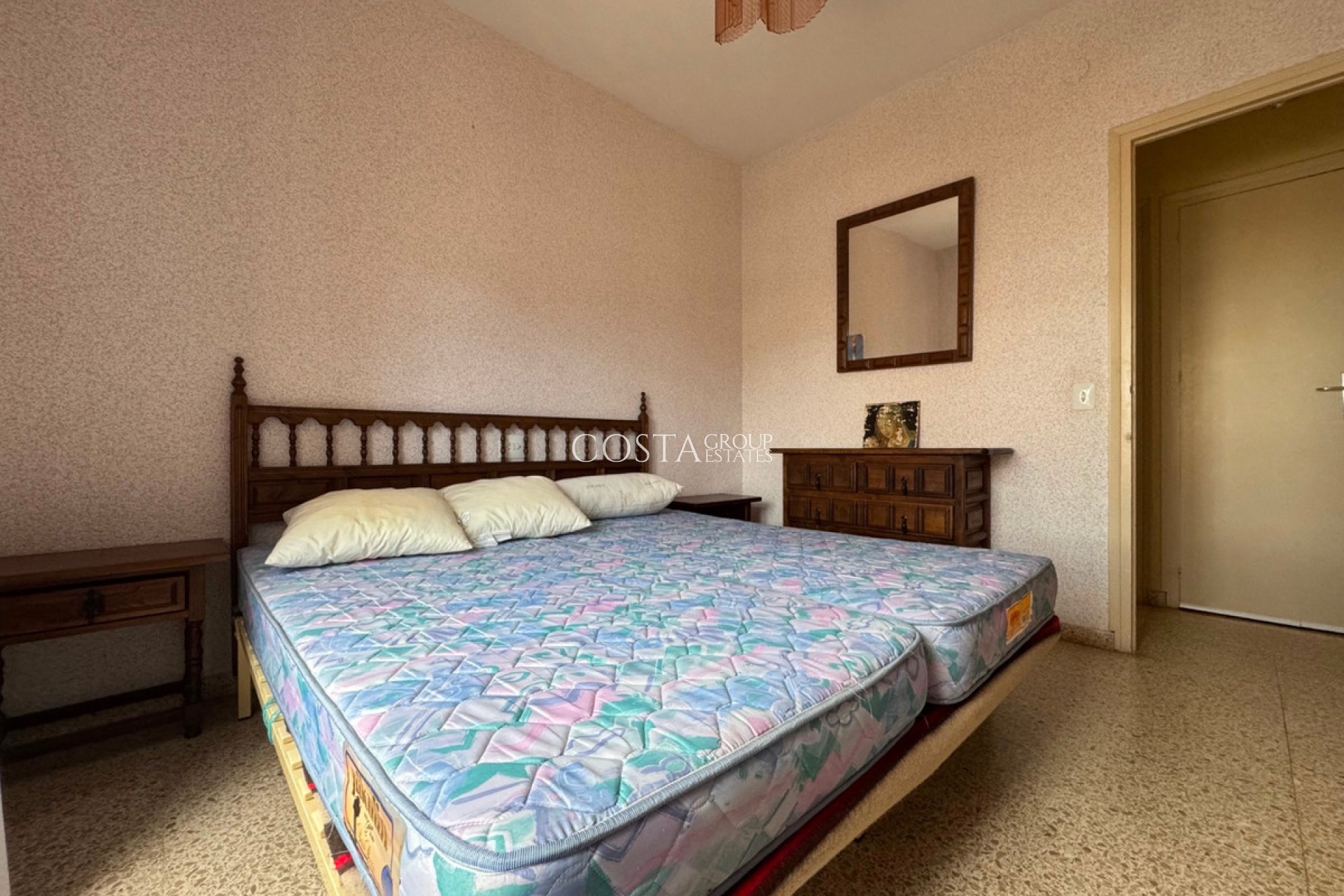 Resale - Villa -
Orihuela - La Zenia
