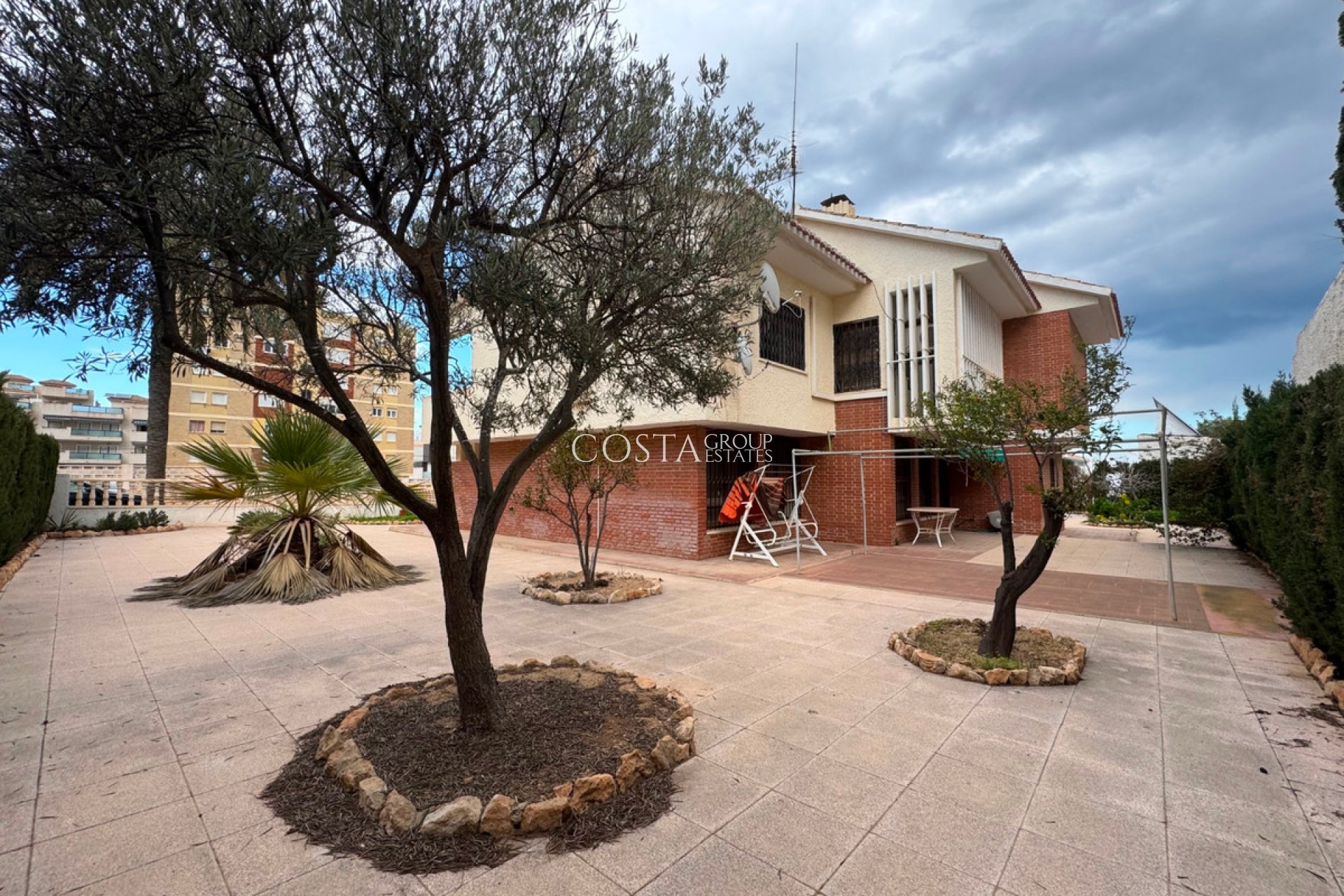 Resale - Villa -
Orihuela - La Zenia