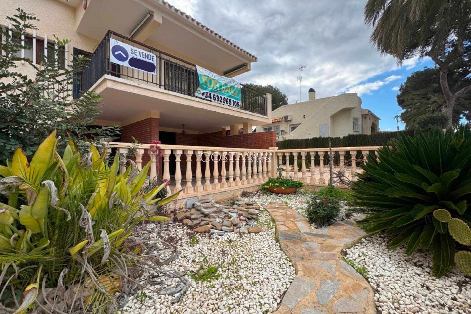 Resale - Villa -
Orihuela - La Zenia
