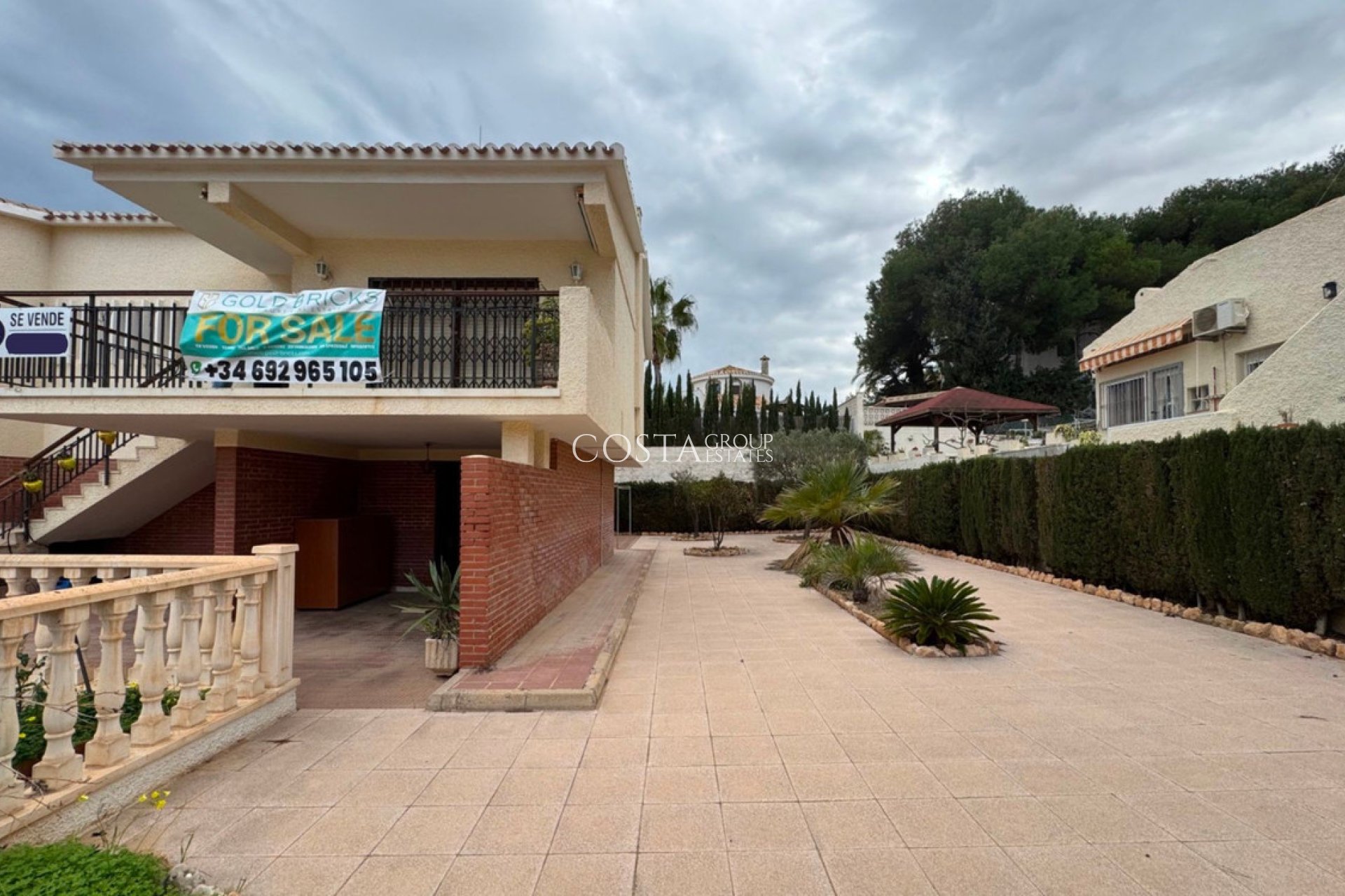 Resale - Villa -
Orihuela - La Zenia