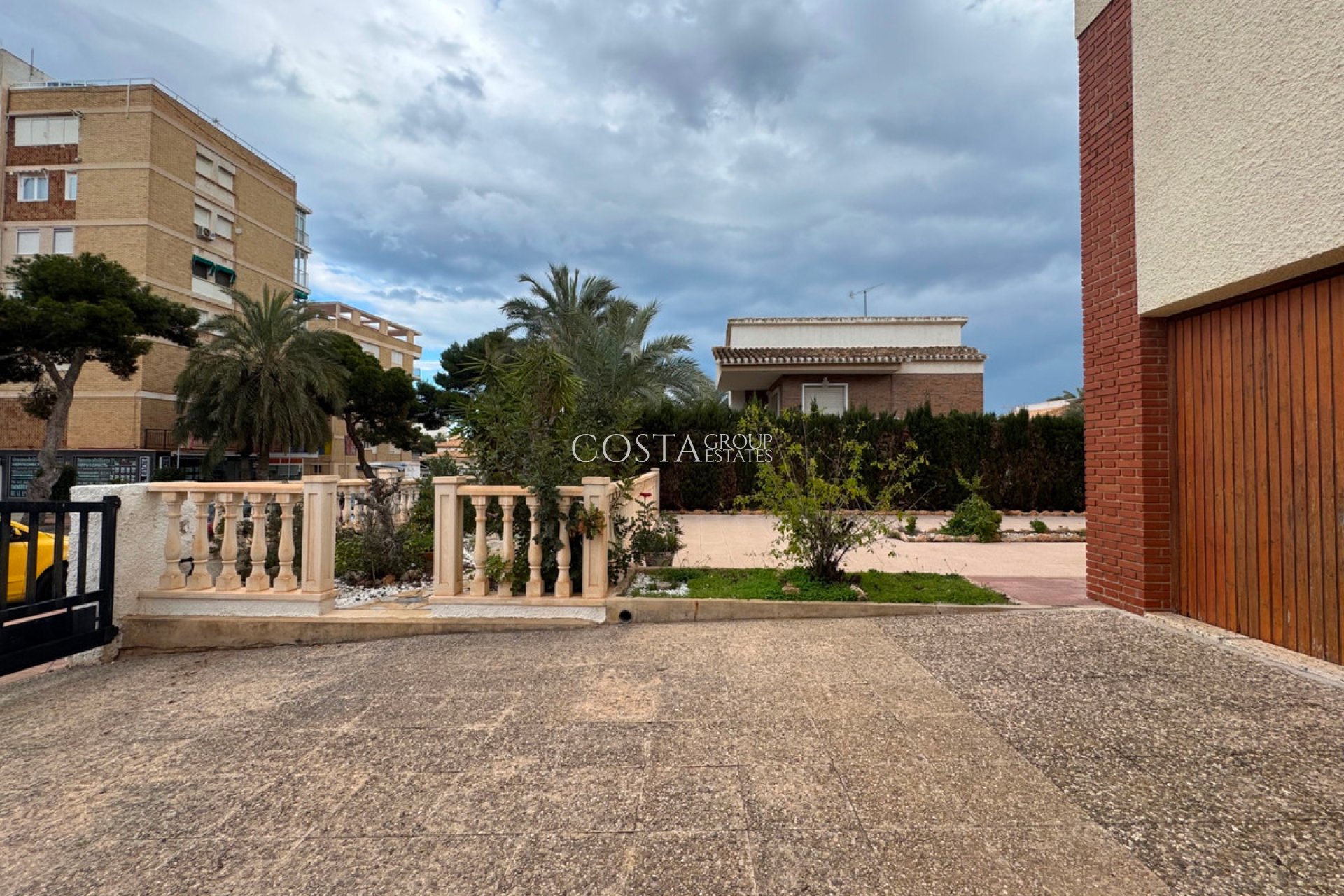 Resale - Villa -
Orihuela - La Zenia