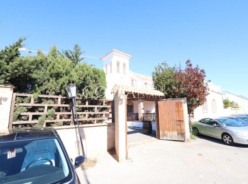 Resale - Villa -
Orihuela - La Zenia