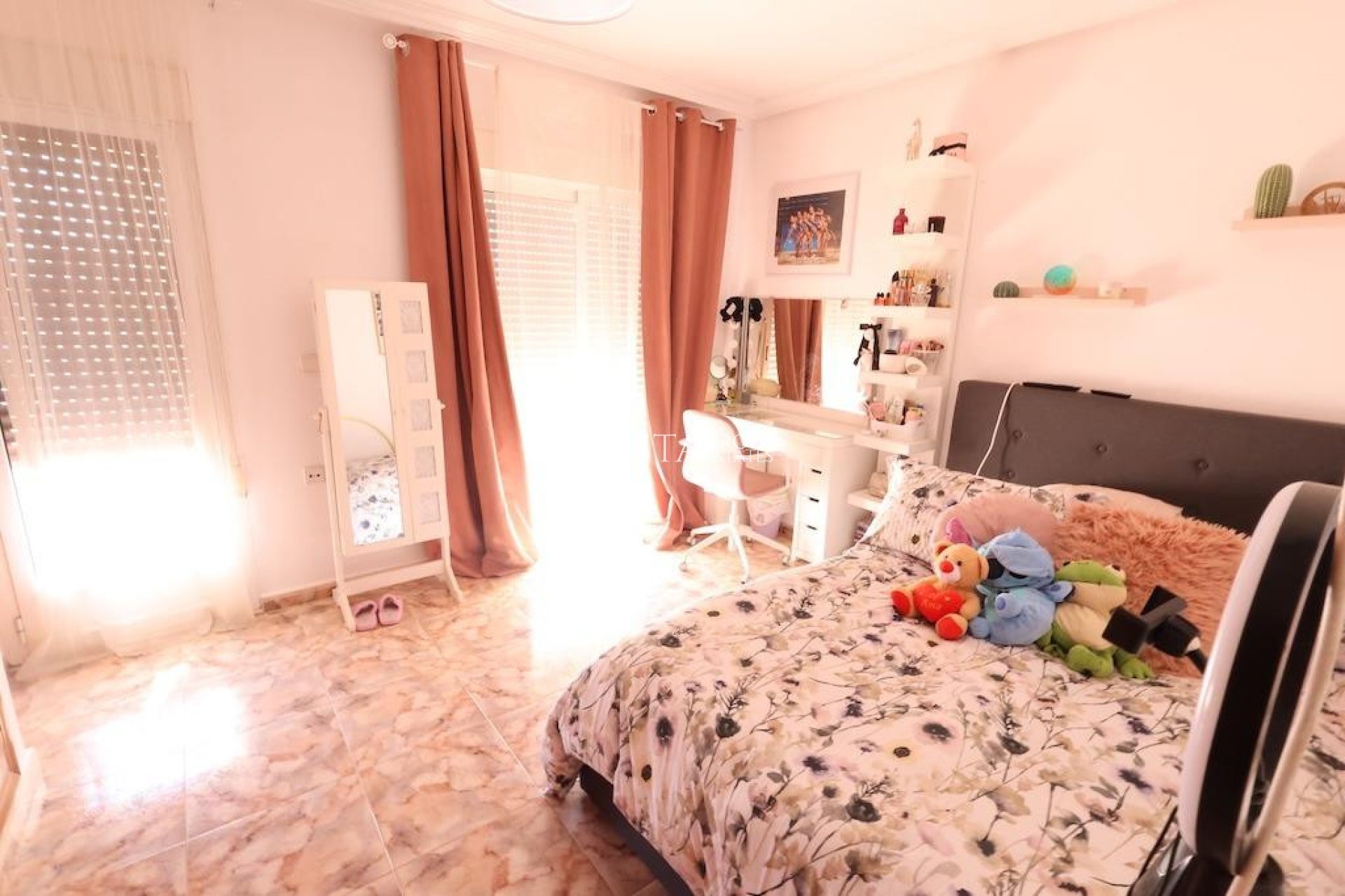 Resale - Villa -
Orihuela - La Zenia