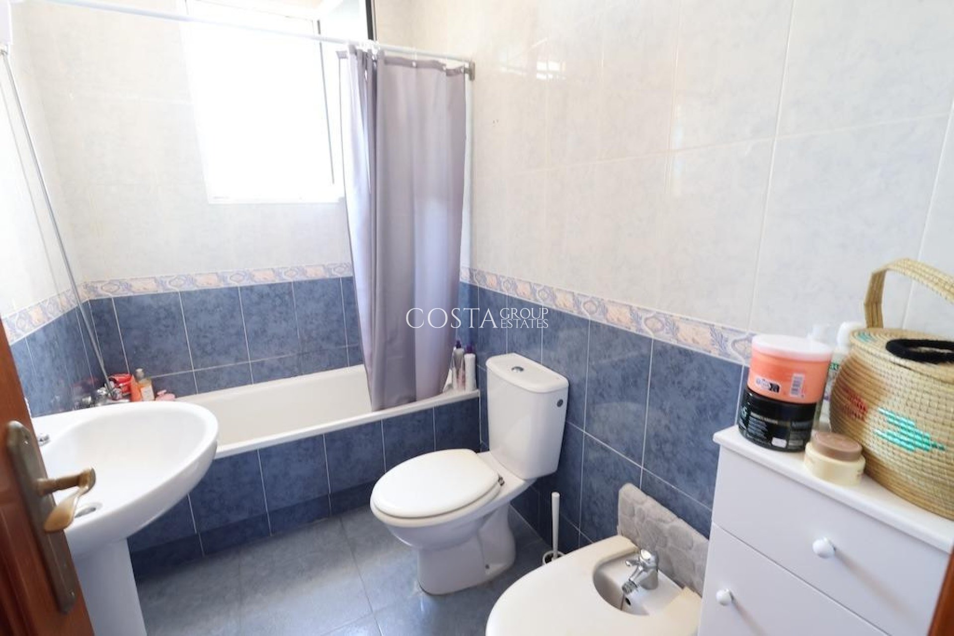 Resale - Villa -
Orihuela - La Zenia