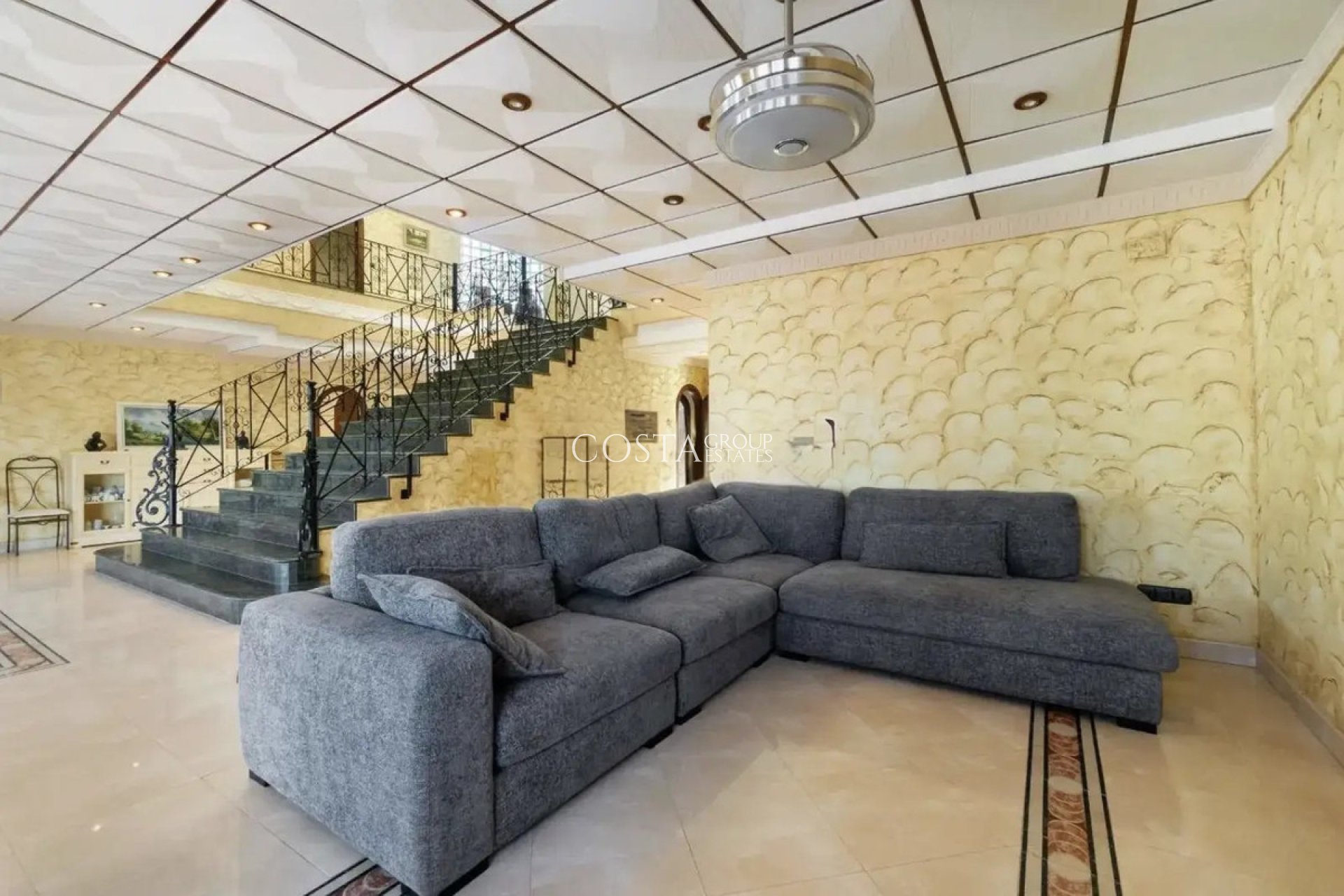 Resale - Villa -
Orihuela - La Zenia