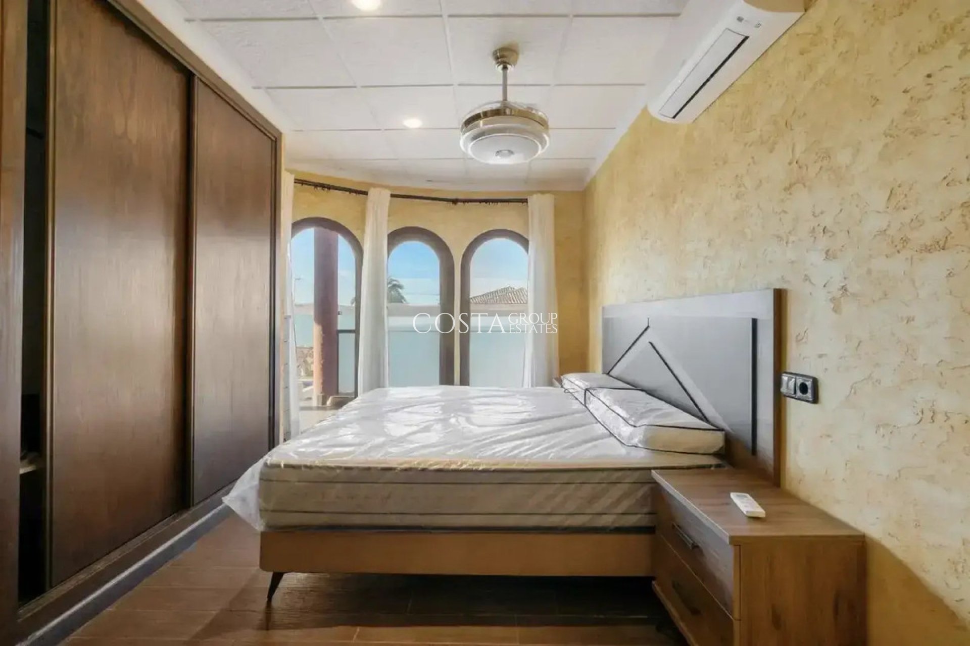 Resale - Villa -
Orihuela - La Zenia