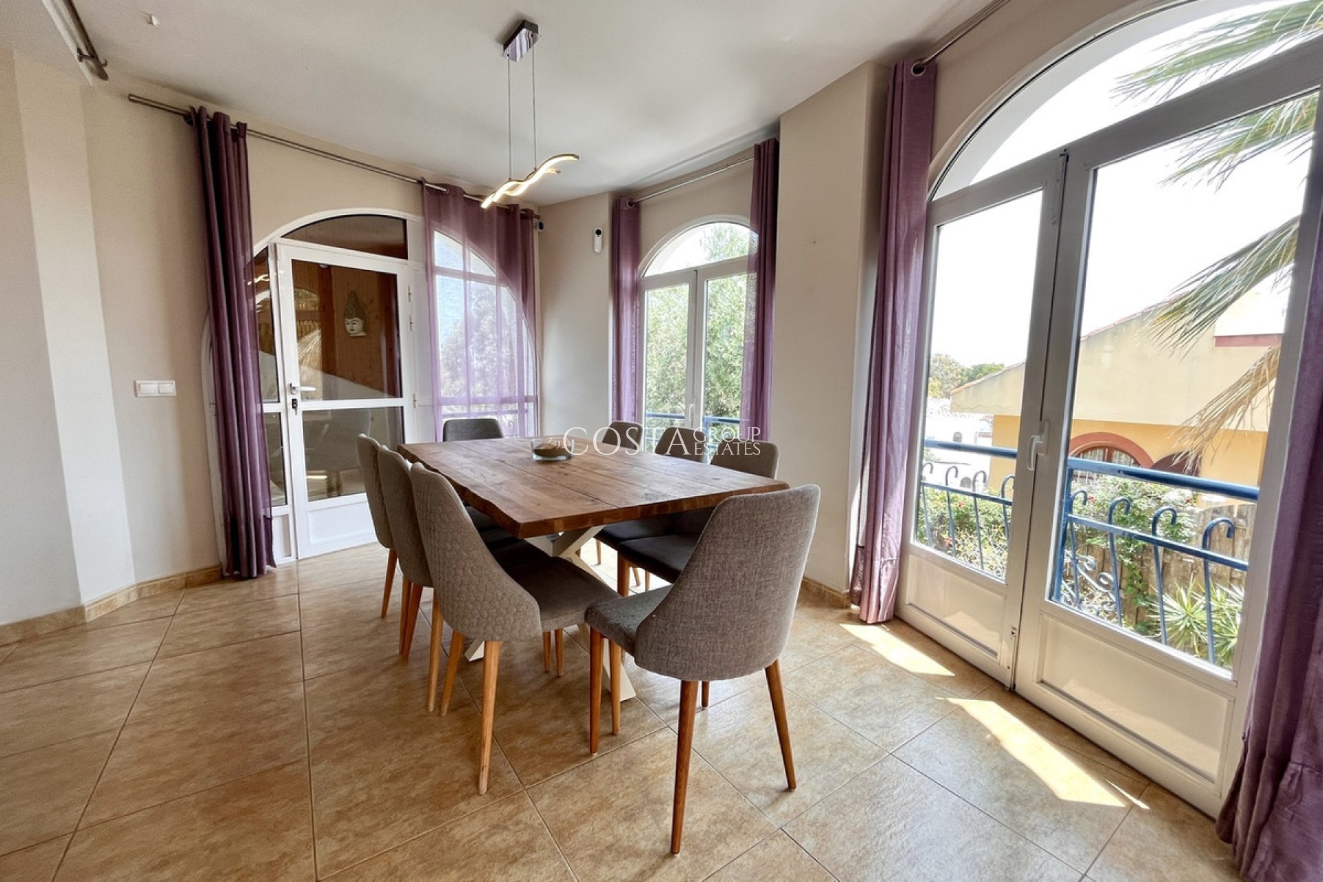 Resale - Villa -
Orihuela - La Zenia