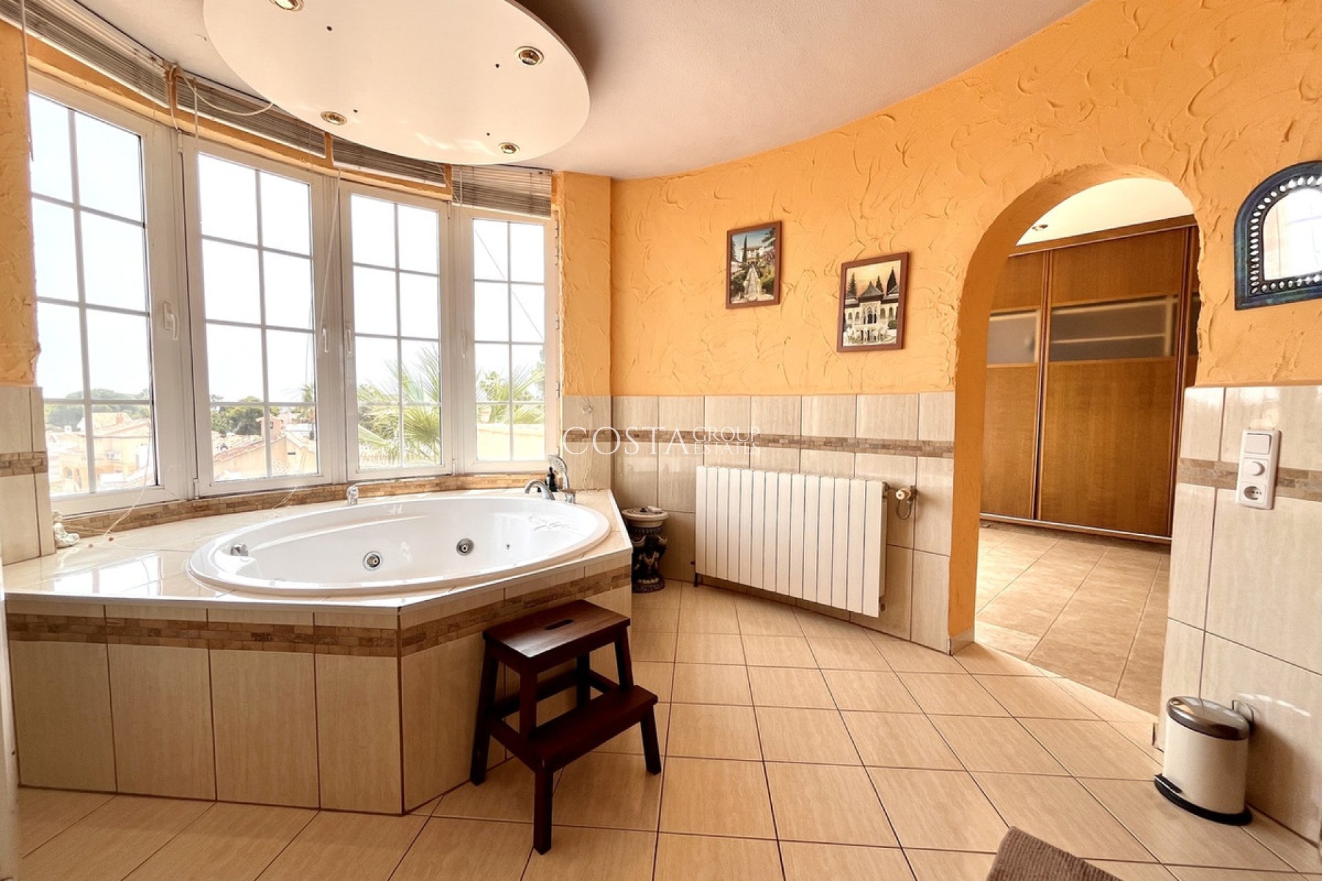 Resale - Villa -
Orihuela - La Zenia