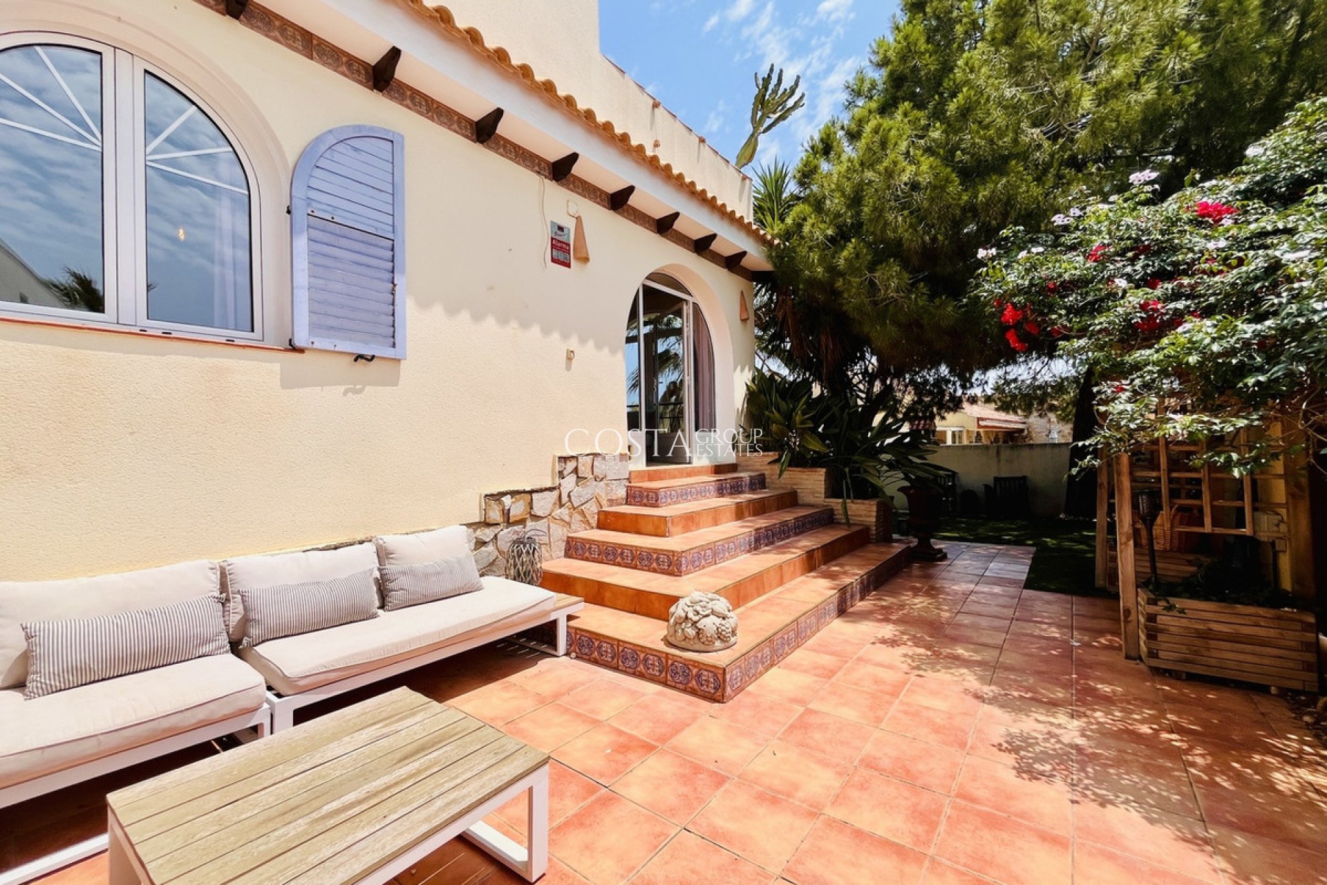 Resale - Villa -
Orihuela - La Zenia