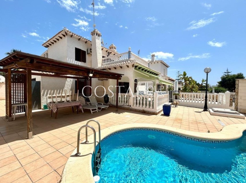 Resale - Villa -
Orihuela - La Zenia