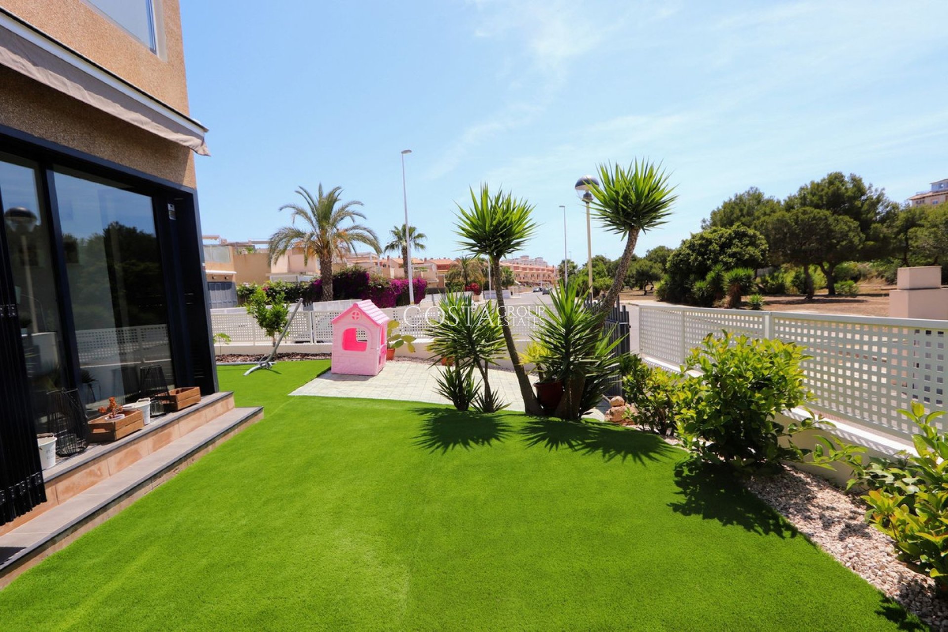 Resale - Villa -
Orihuela - La Zenia