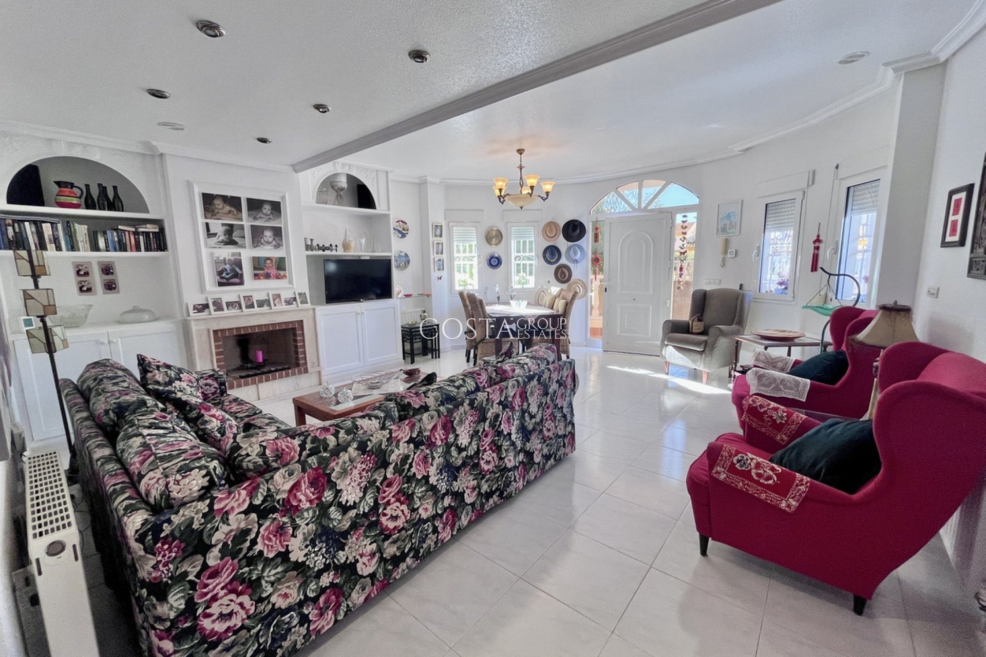 Resale - Villa -
Orihuela - La Zenia