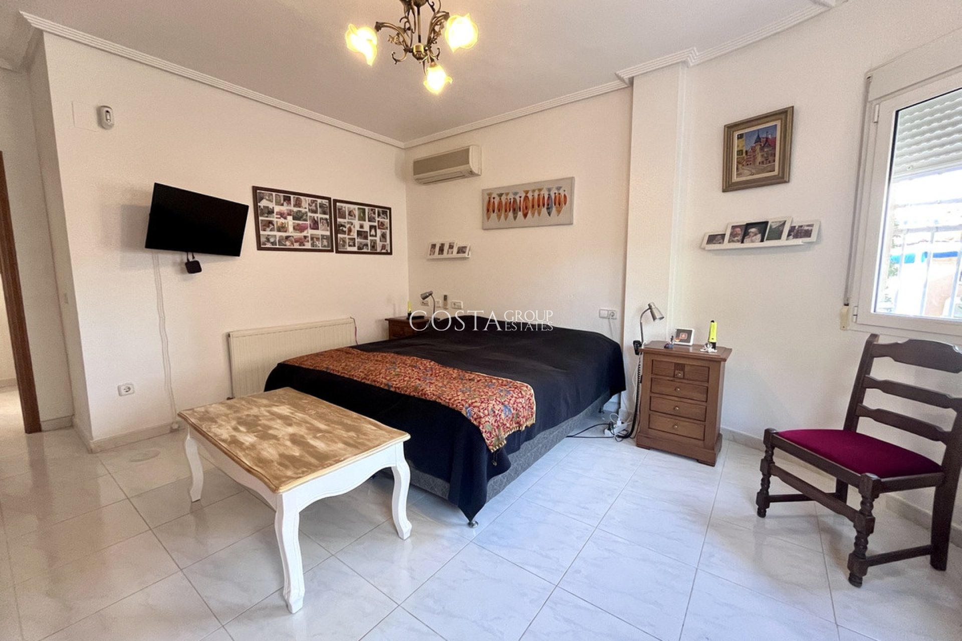 Resale - Villa -
Orihuela - La Zenia