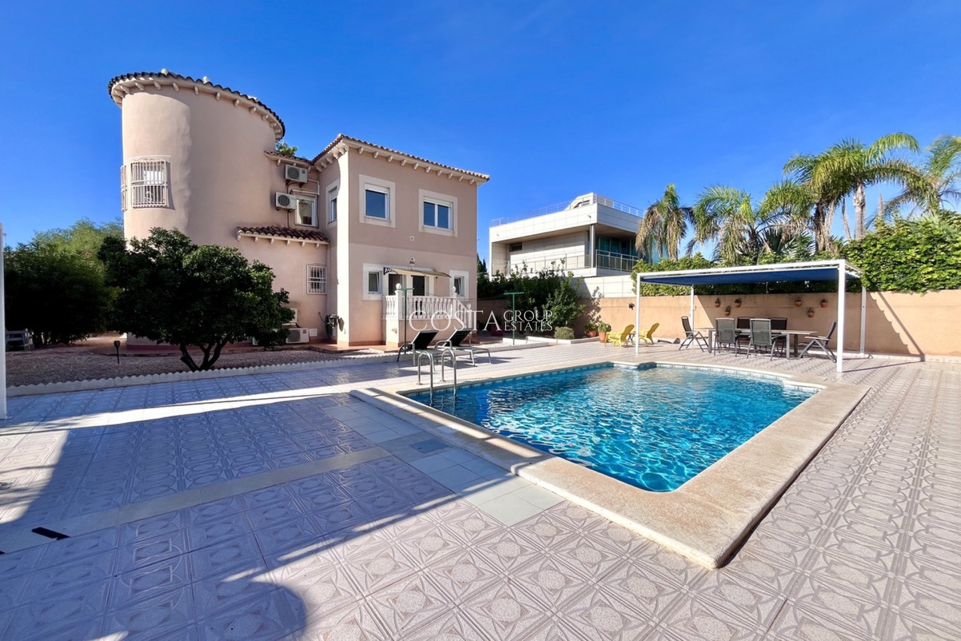 Resale - Villa -
Orihuela - La Zenia