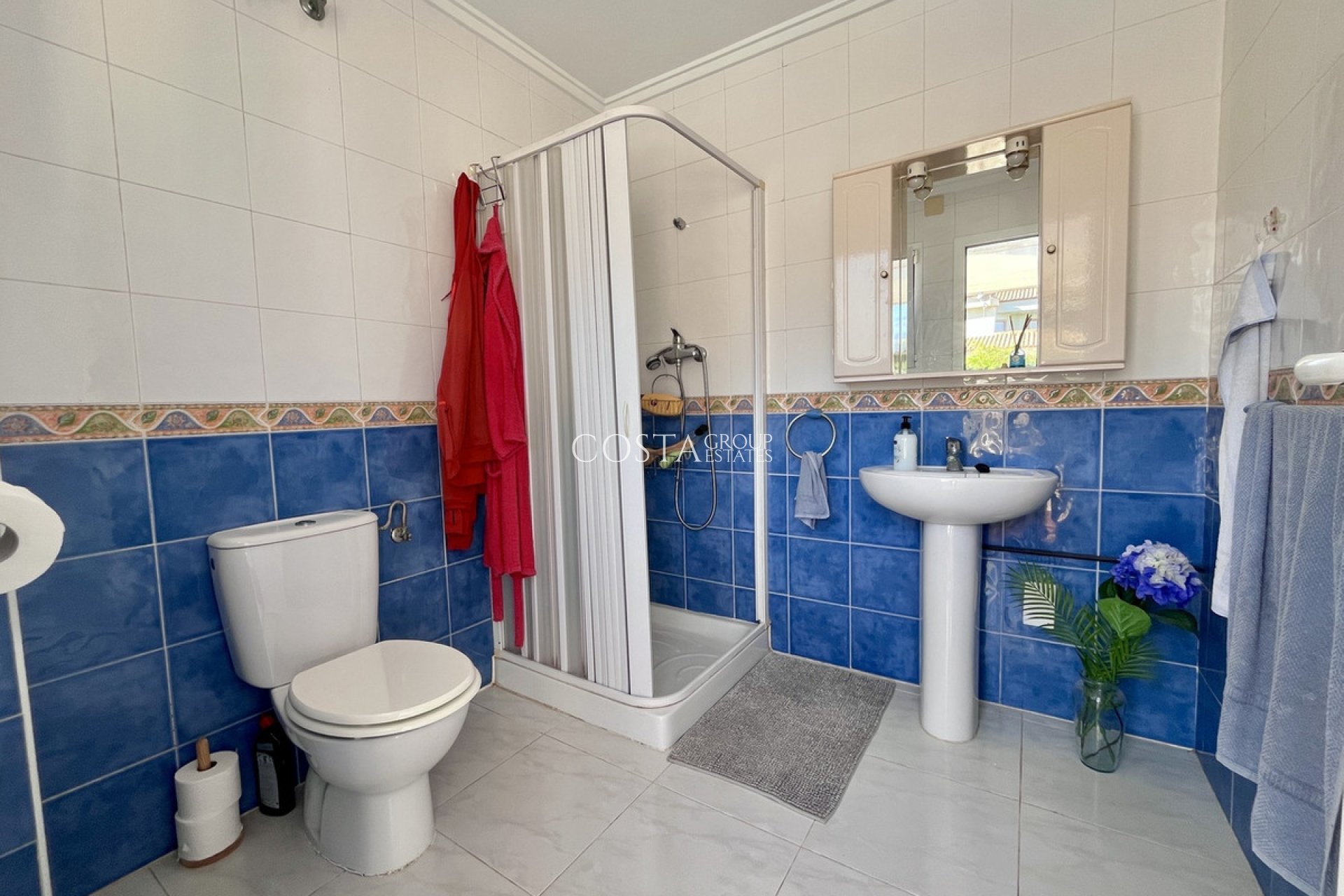 Resale - Villa -
Orihuela - La Zenia