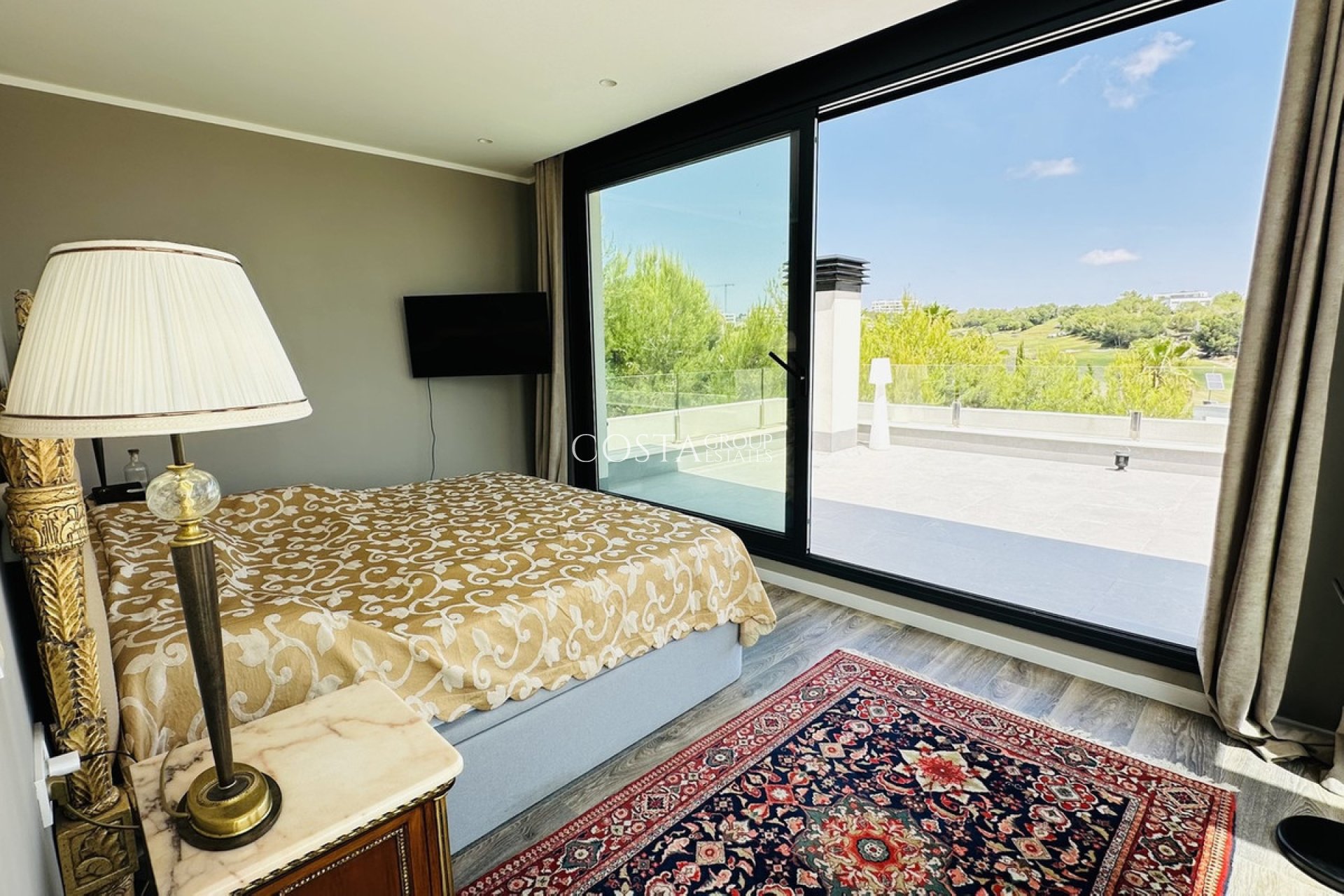 Resale - Villa -
Orihuela - Las Colinas Golf