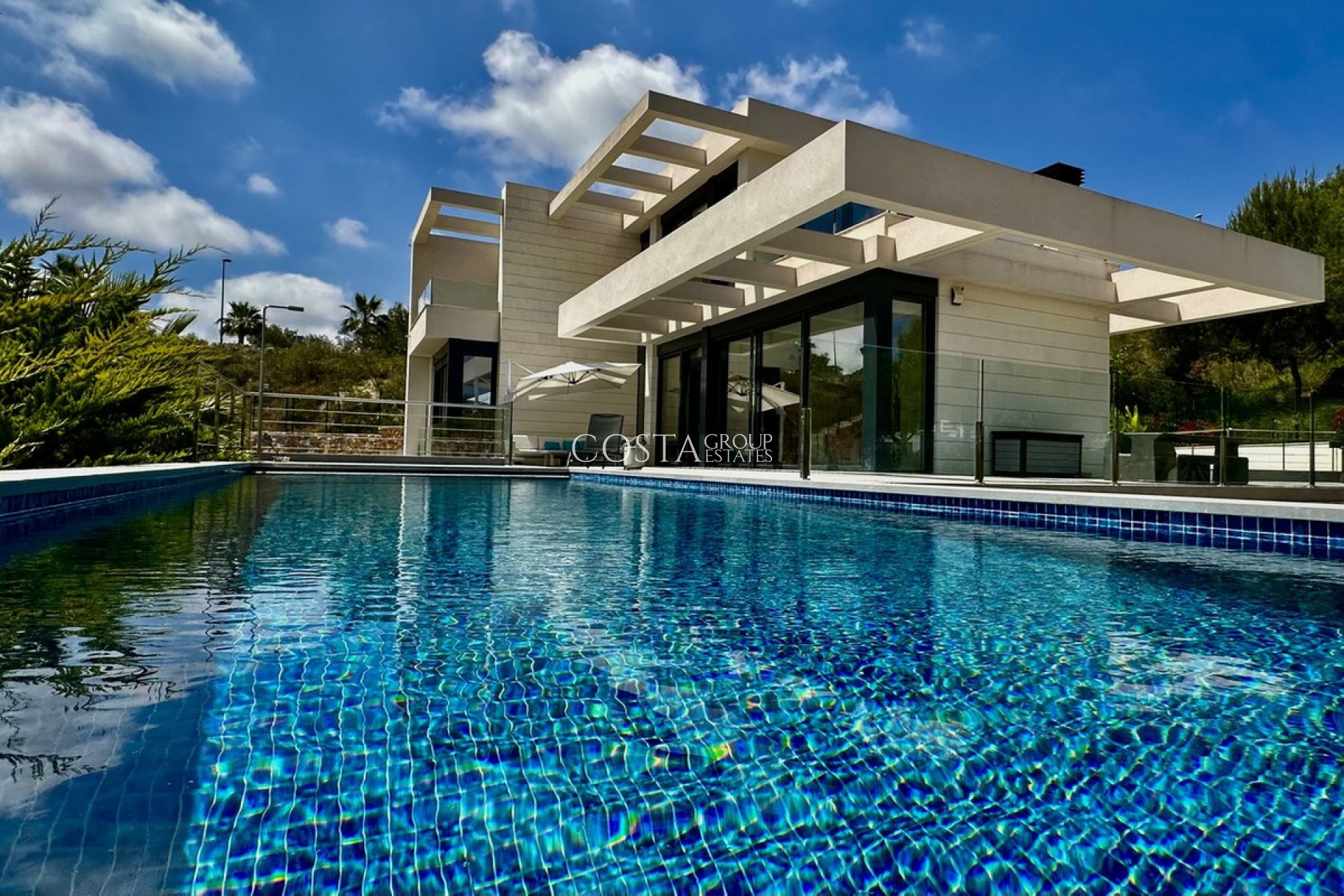 Resale - Villa -
Orihuela - Las Colinas Golf