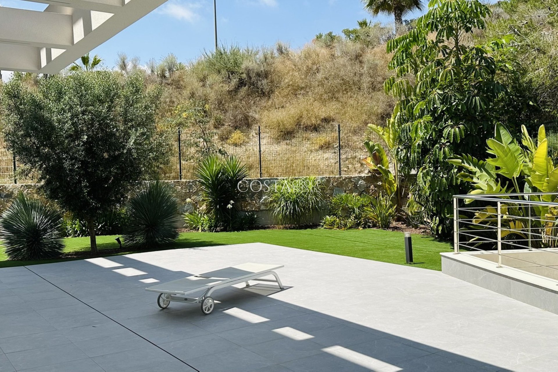 Resale - Villa -
Orihuela - Las Colinas Golf