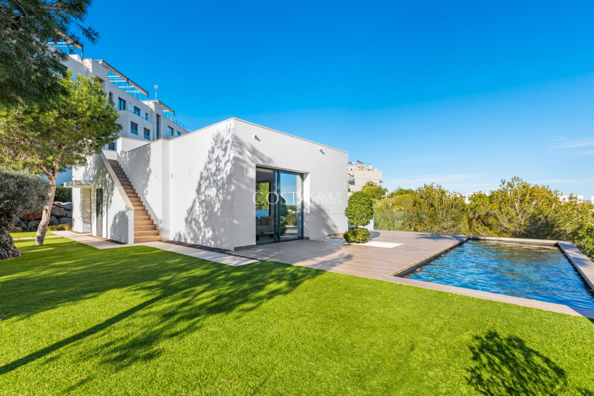 Resale - Villa -
Orihuela - Las Colinas Golf