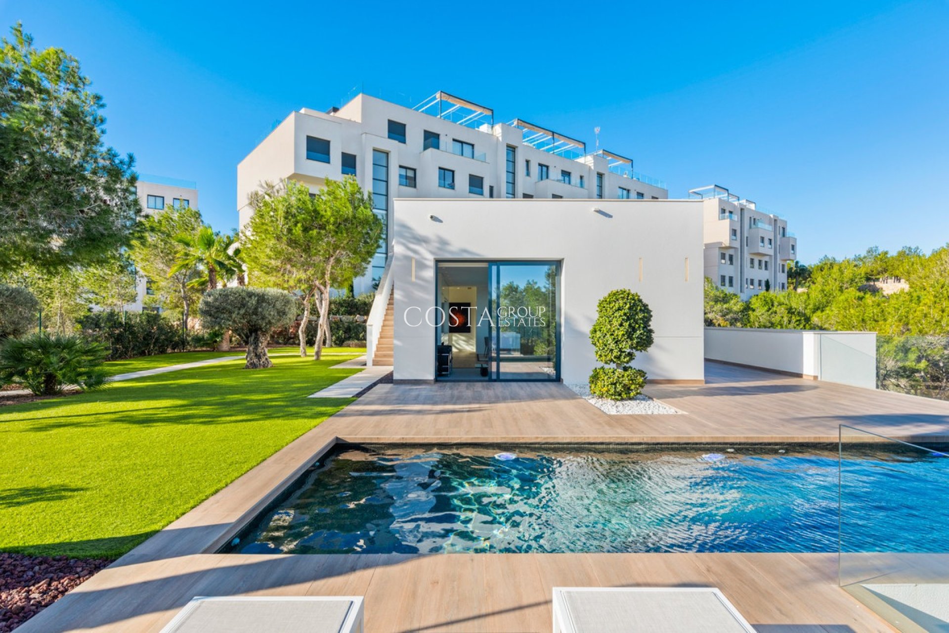 Resale - Villa -
Orihuela - Las Colinas Golf
