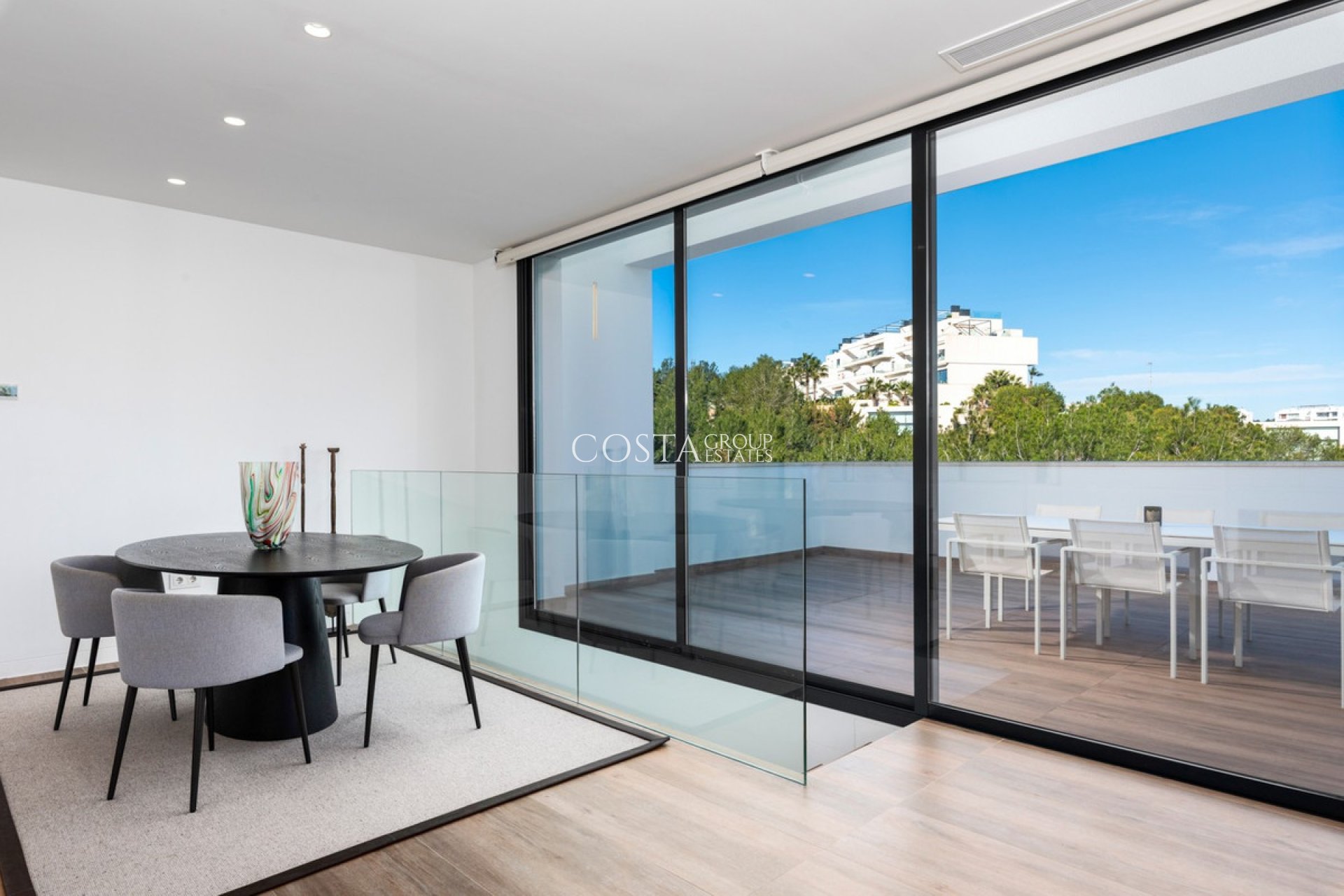 Resale - Villa -
Orihuela - Las Colinas Golf