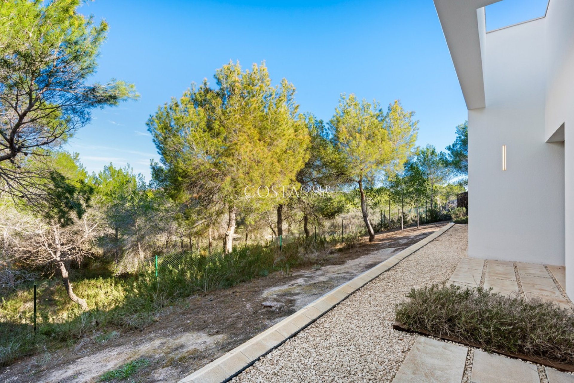 Resale - Villa -
Orihuela - Las Colinas Golf